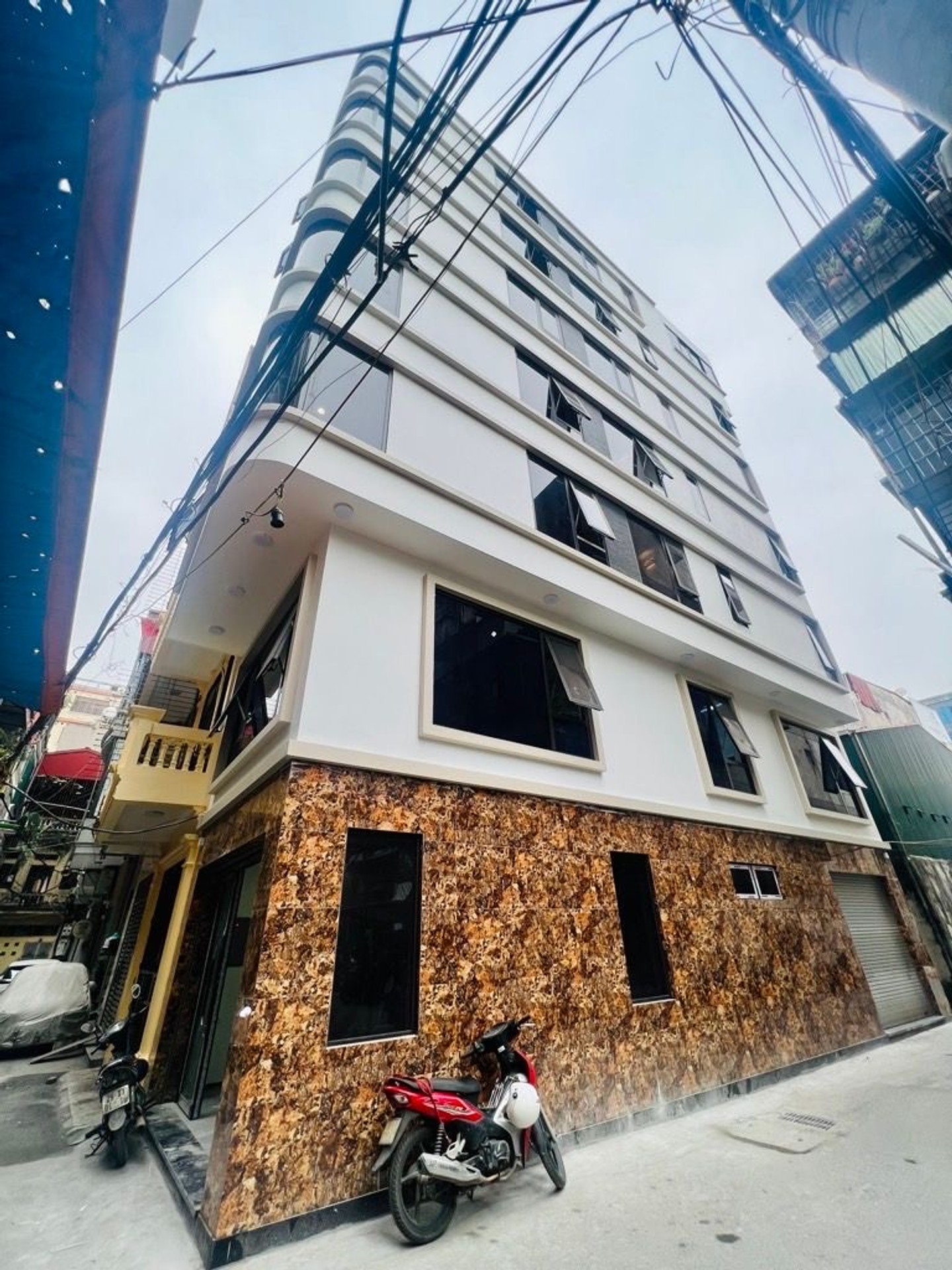 Cơ hội vàng sở hữu nhà riêng Nguyễn Trãi, 7 tầng thang máy, chủ thiện trí, giảm tổng 7 tỷ.