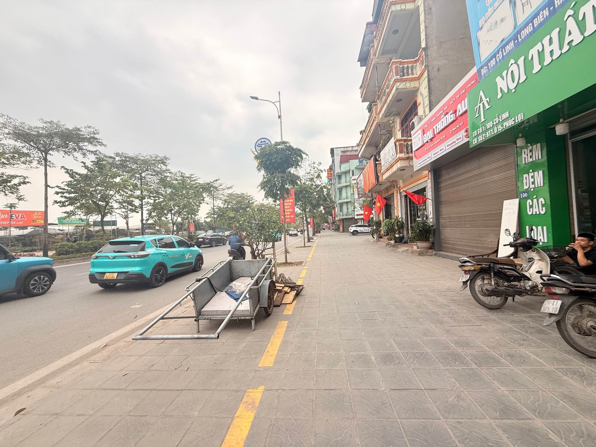 Bán nhà mặt phố 6 tầng tại quận trung tâm, sổ đỏ chính chủ, mặt tiền 4.4m