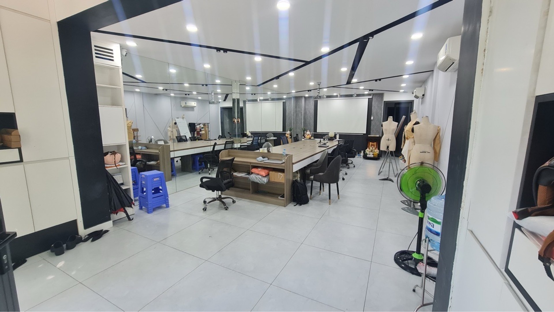 Nhà mặt phố Tân Phú 5 tầng thang máy diện tích 99m², giá 14,3 tỷ