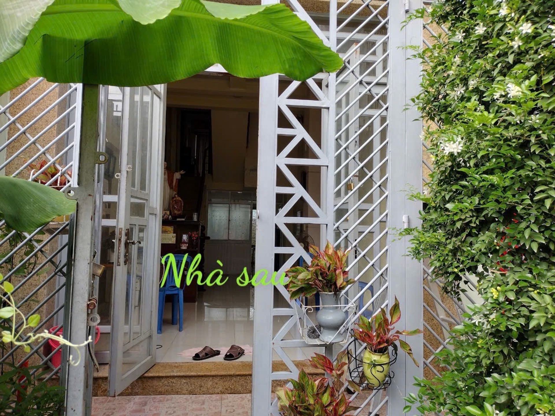 Bán nhà riêng 3 tầng, 8 phòng ngủ, Tân Sơn Nhất, TP HCM