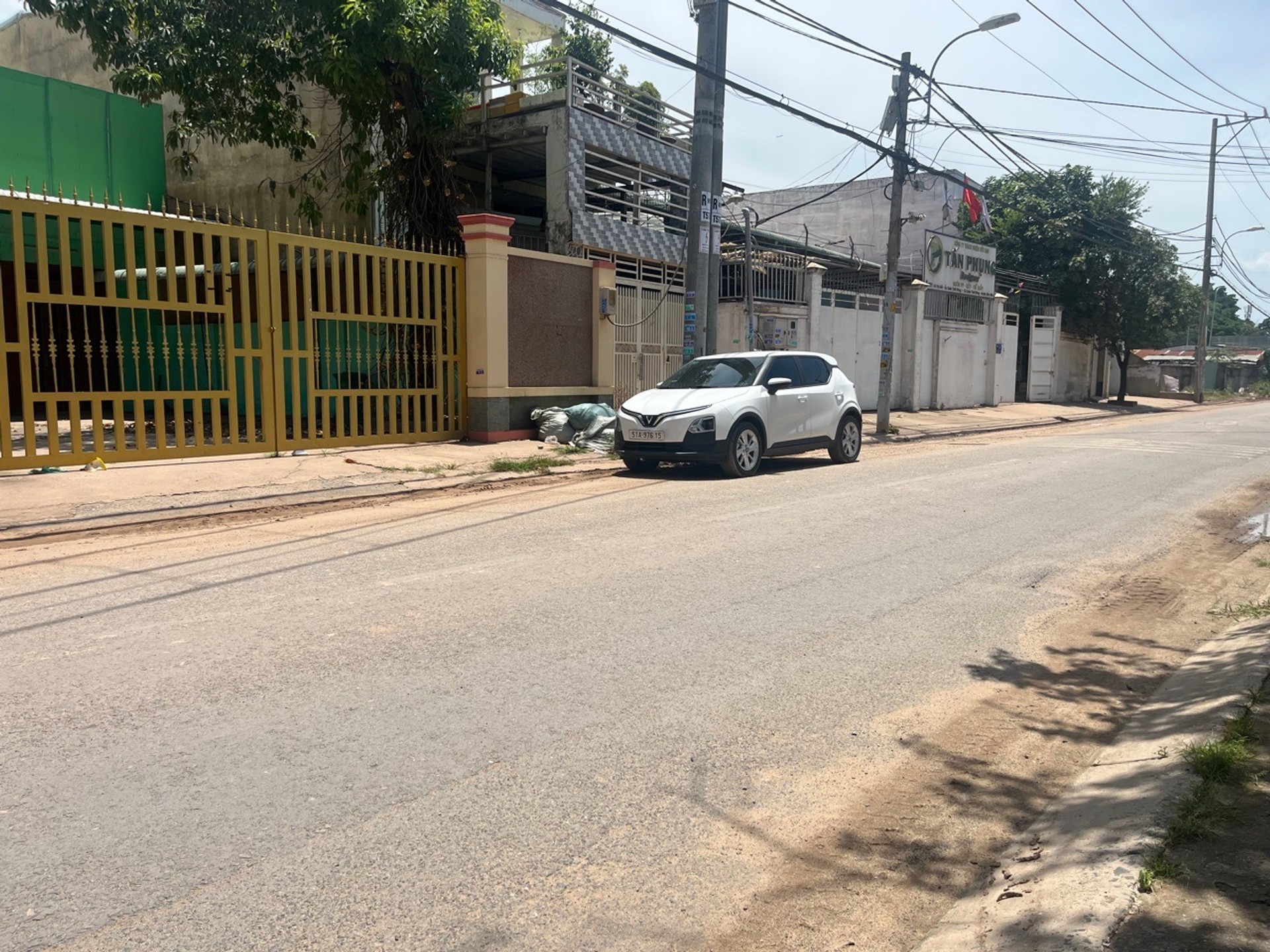 Nhà mặt tiền rộng 455m2, mặt tiền 14m tại huyện Hóc Môn