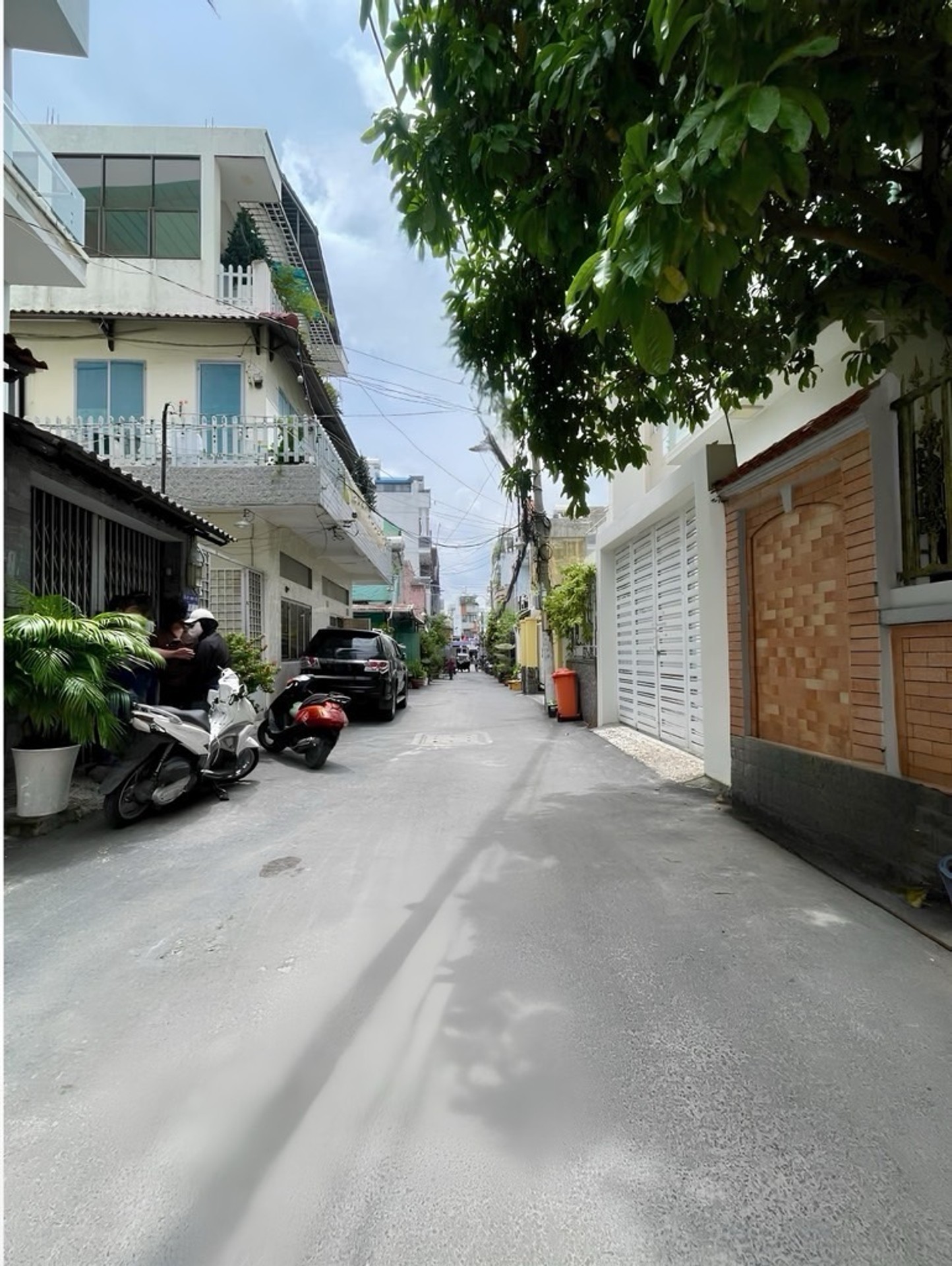 BÁN NHÀ MỚI ĐẸP ĐƯỜNG BÌNH THÀNH 2 TẦNG 4PN 4WC ,HẺM XE TẢI