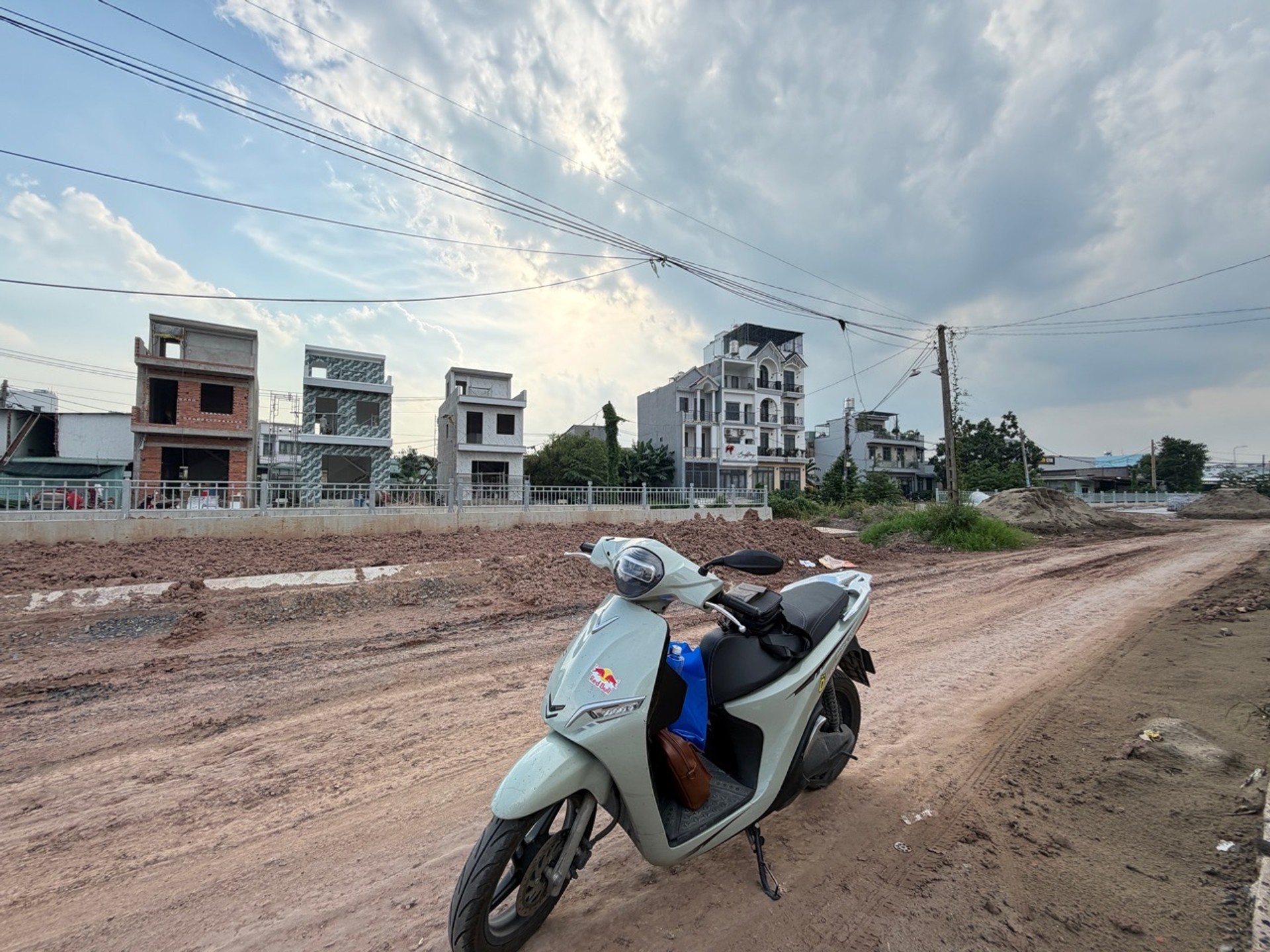 Bán nhà mặt tiền rộng 1.017m2 tại Xuân Thới 2, giá 32 tỷ