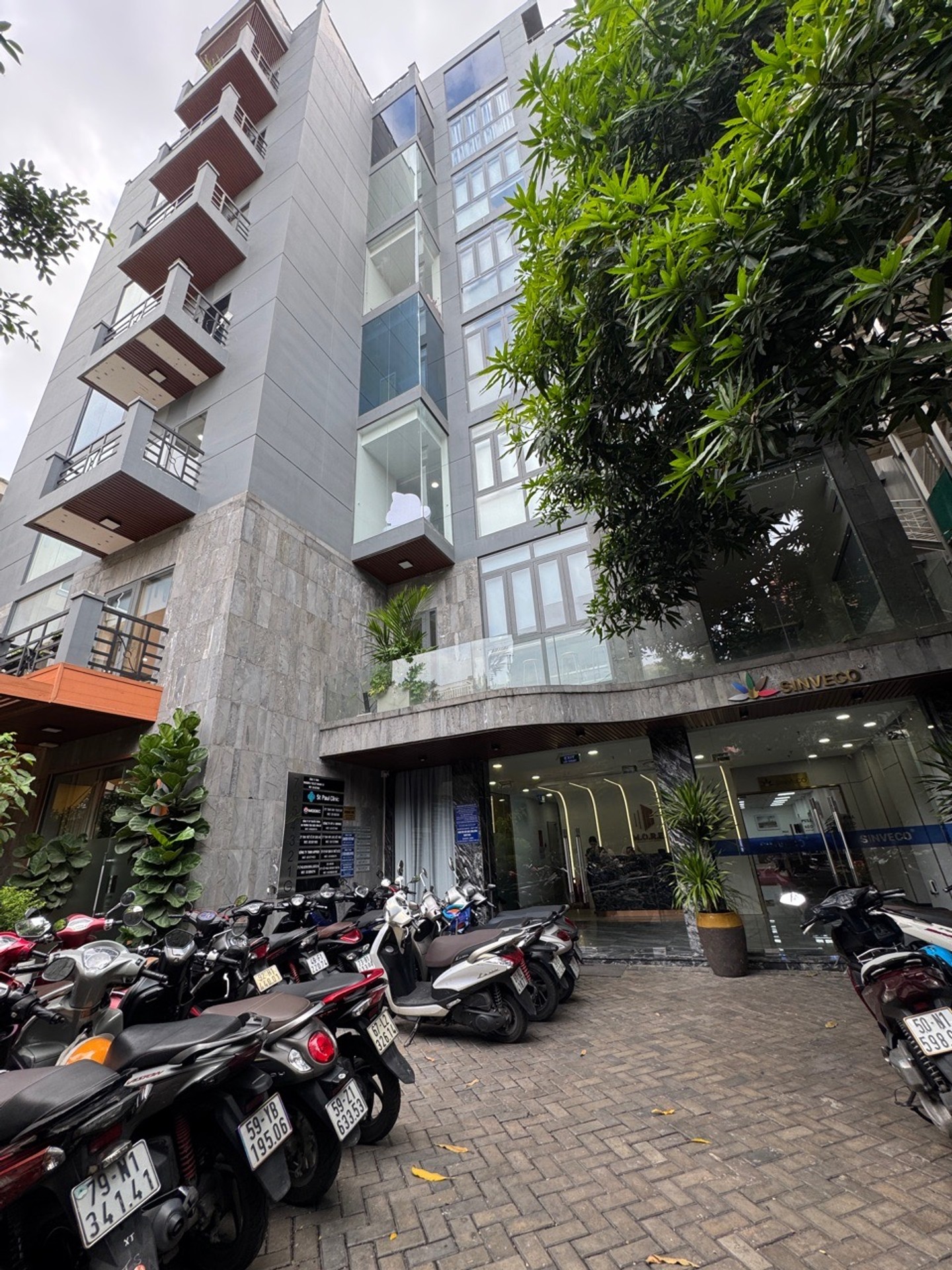 Toà nhà văn phòng 8 tầng tại lõi trung tâm Quận 1 với quỹ đất lớn