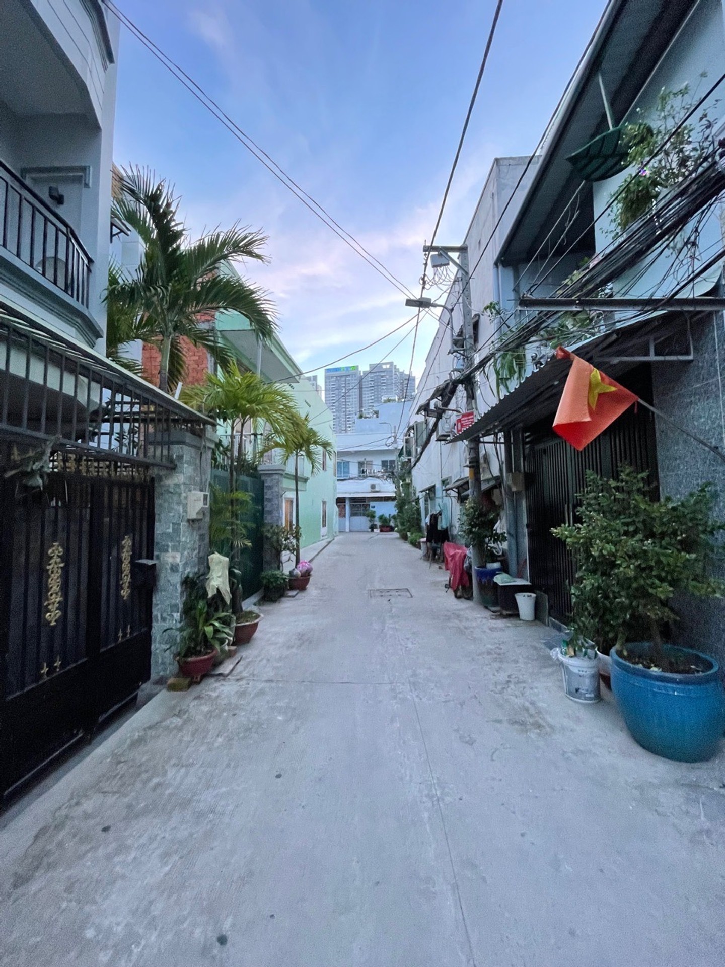 🏡 ( QUẬN 7 ) NHÀ 2 MẶT TIỀN TRƯỚC SAU – HẺM 5M – 803 HUỲNH TẤN PHÁT,
👉 GIÁ CHỈ 7,99 TỶ