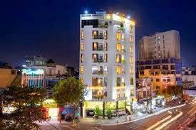 Bán tòa khách sạn 10 tầng tại Đống Đa, diện tích 238m2, pháp lý cơ sở, giá 63 tỷ đồng