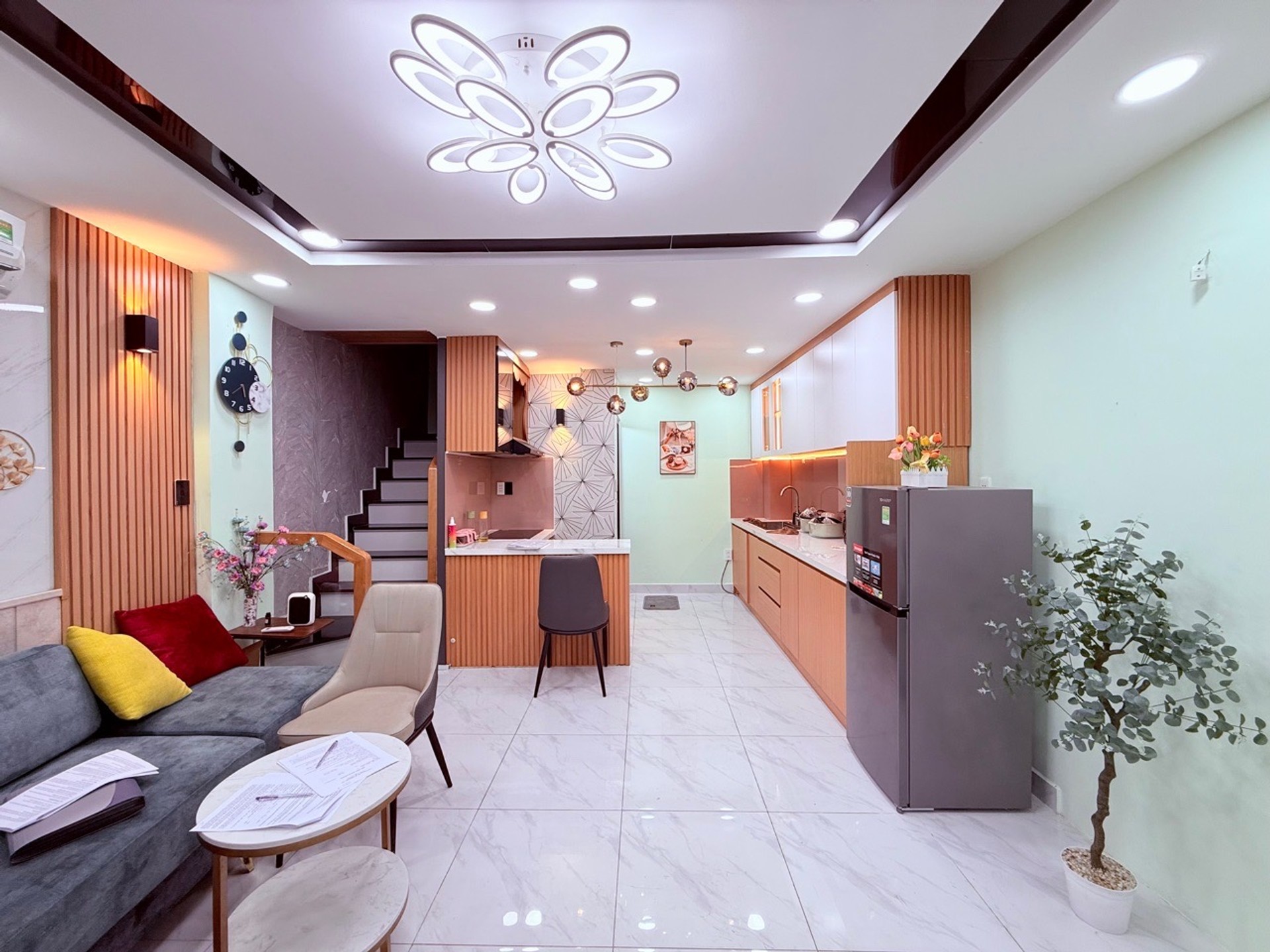 Bán nhà 3 tầng diện tích 29m² tại Nhiêu Tứ, khu Phan Xích Long, giá 6.1 tỷ VNĐ
