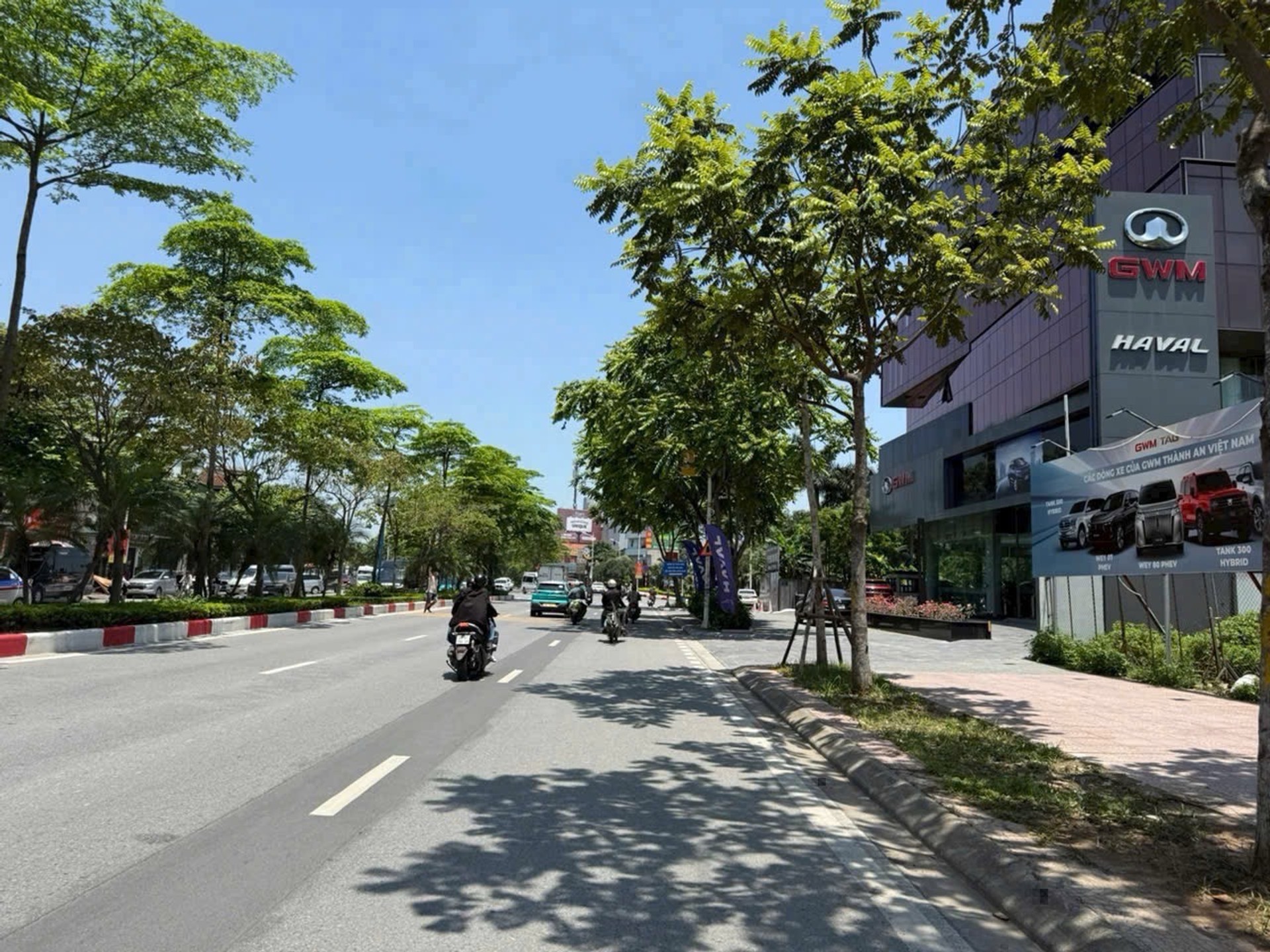 Bán nhà mặt phố Cổ Linh, Long Biên, 2 mặt thoáng, mặt tiền 7m, diện tích 74m2