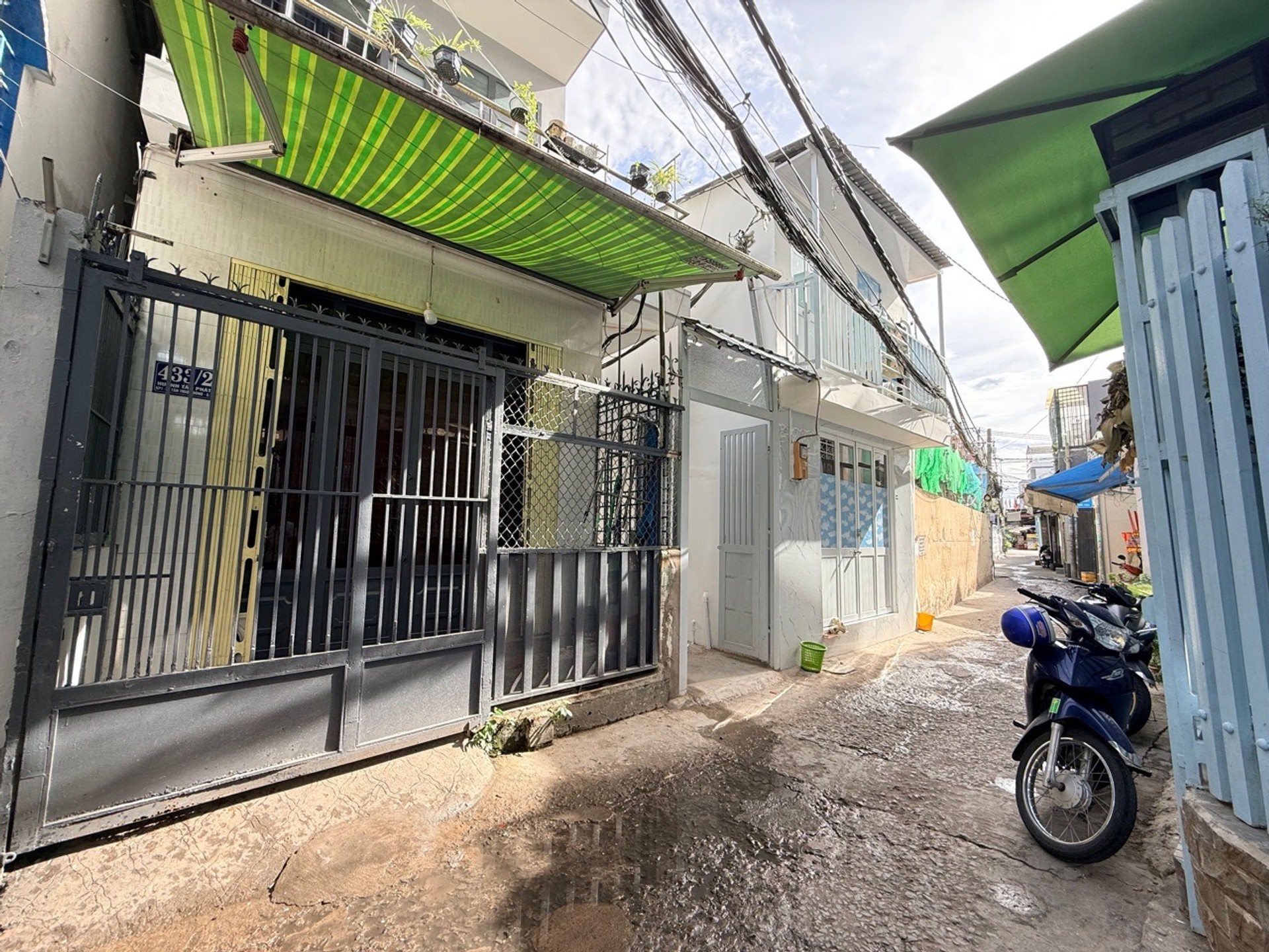 Bán nhà riêng 2 tầng tại quận 7, TP.HCM với 8 phòng ngủ, diện tích 150 m2
