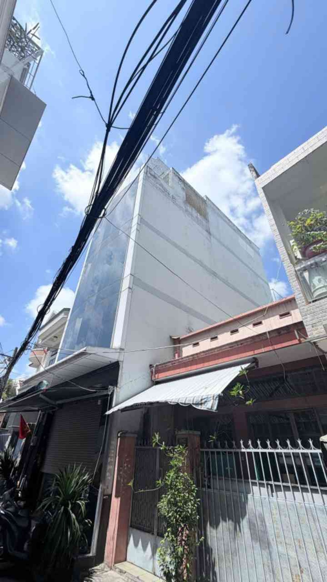 Bán nhà 5 tầng mặt tiền 5,3m, diện tích 74m² tại Phú Thọ Hòa