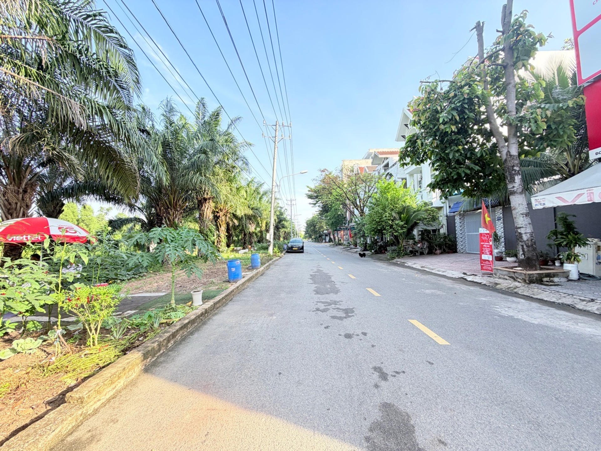 Nhà mặt phố 6 tầng diện tích 100m2 thuận tiện kinh doanh tại phường Đông Hòa