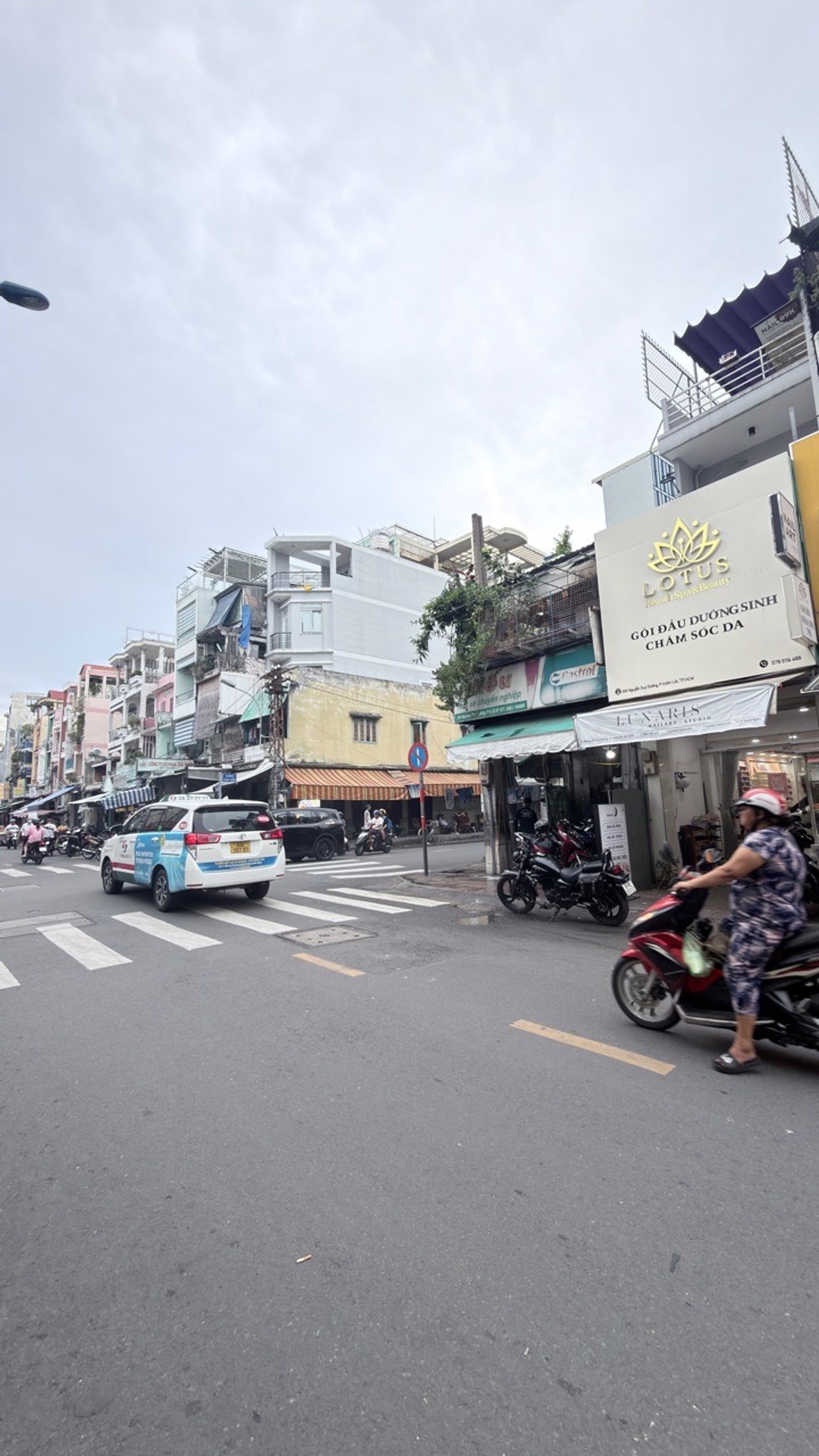 Bán nhà mặt phố quận 10, 39m², 4 tầng, giá 14,6 tỷ, vị trí kinh doanh đông đúc