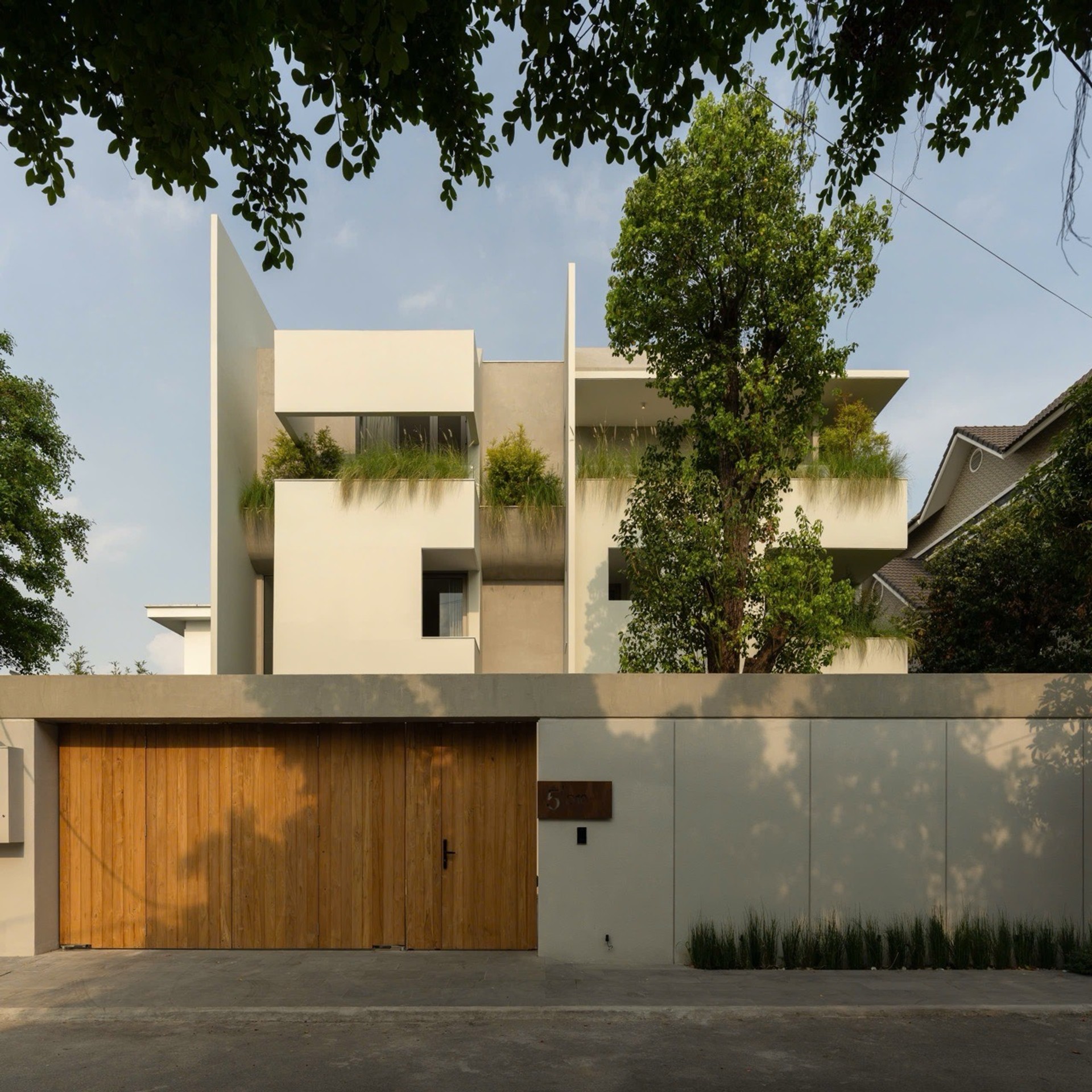 Biệt thự sân vườn 404m2 đẳng cấp. ngay Khu Vip Q2