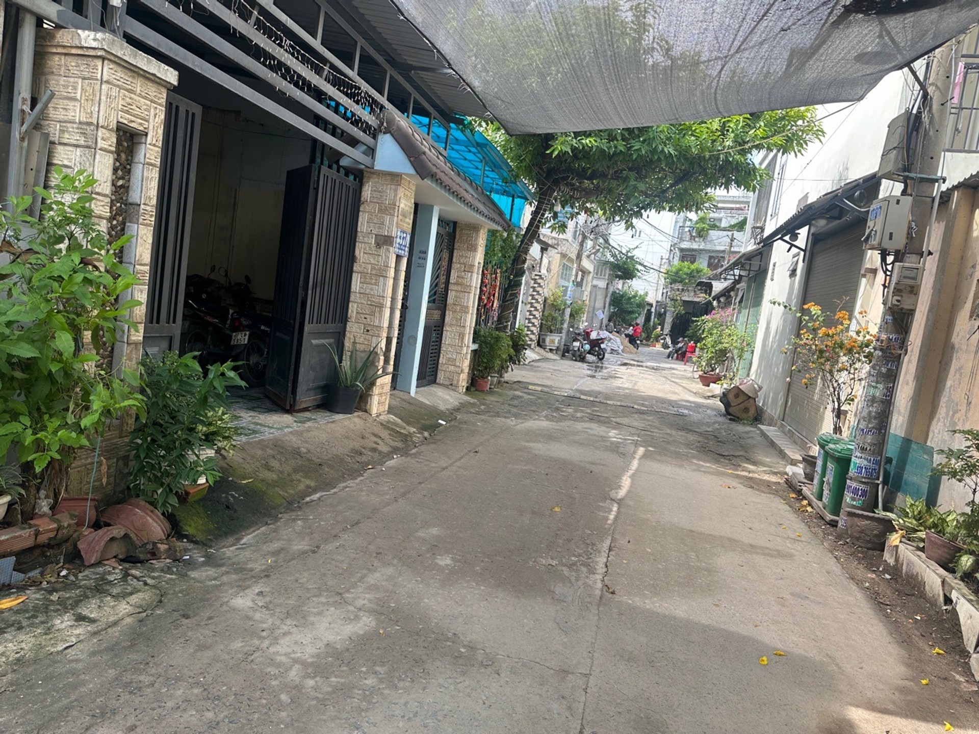 Nhà hiện đại 4 phòng ngủ ngay Tân Thới Hiệp 21, xe hơi tránh nhau giá 5.9 tỏi