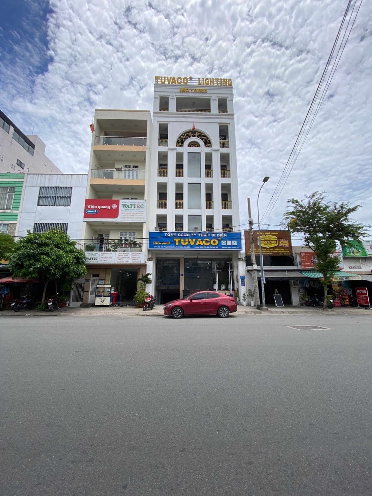 Toà Nhà Văn Phòng Cao Cấp Nổi Bật Tại Trung Tâm Quận Phú Nhuận