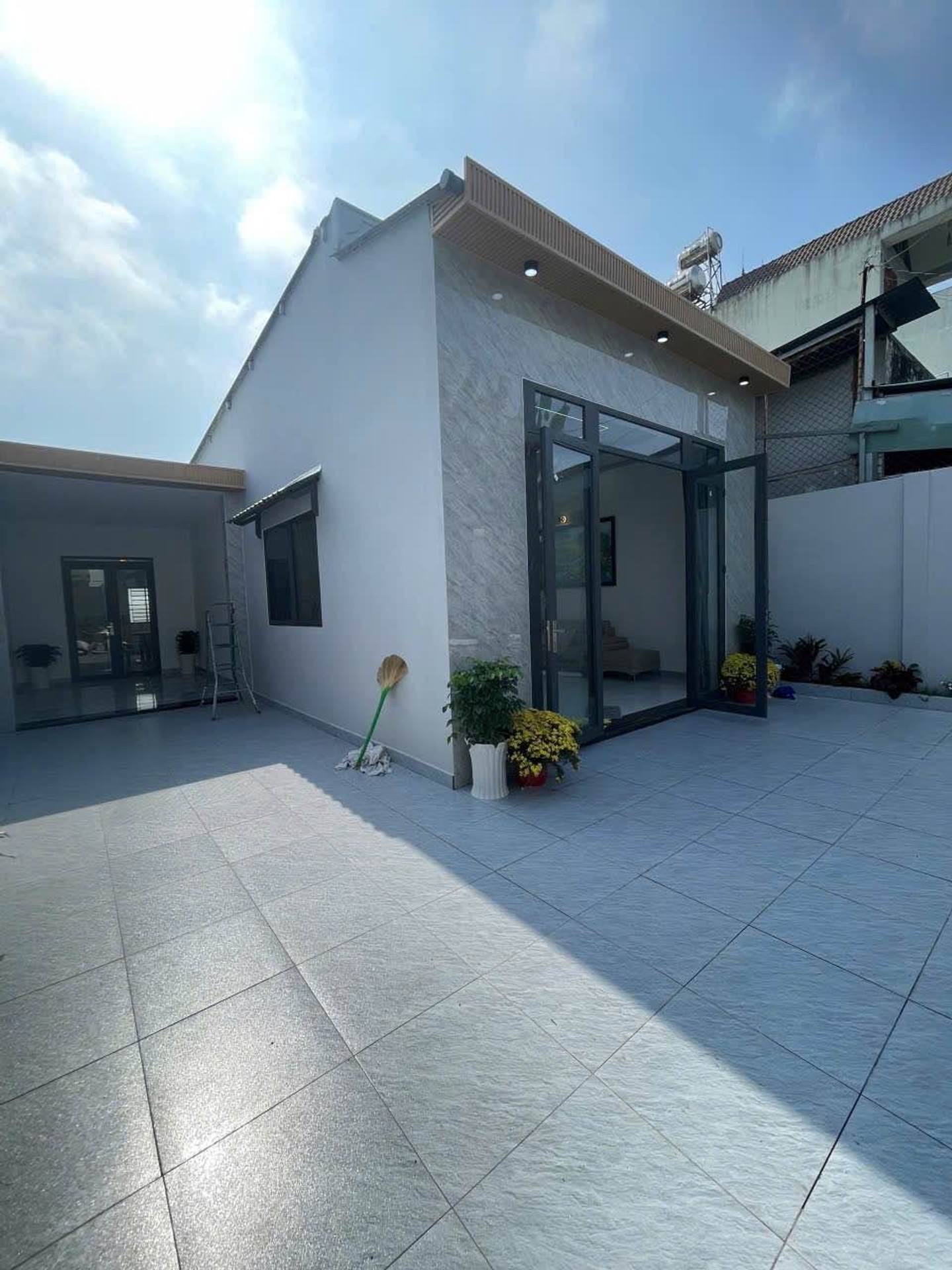 Bán nhà sân vườn 3PN tại Xuân Thới Sơn, DT 166m2, giá 5.15 tỷ