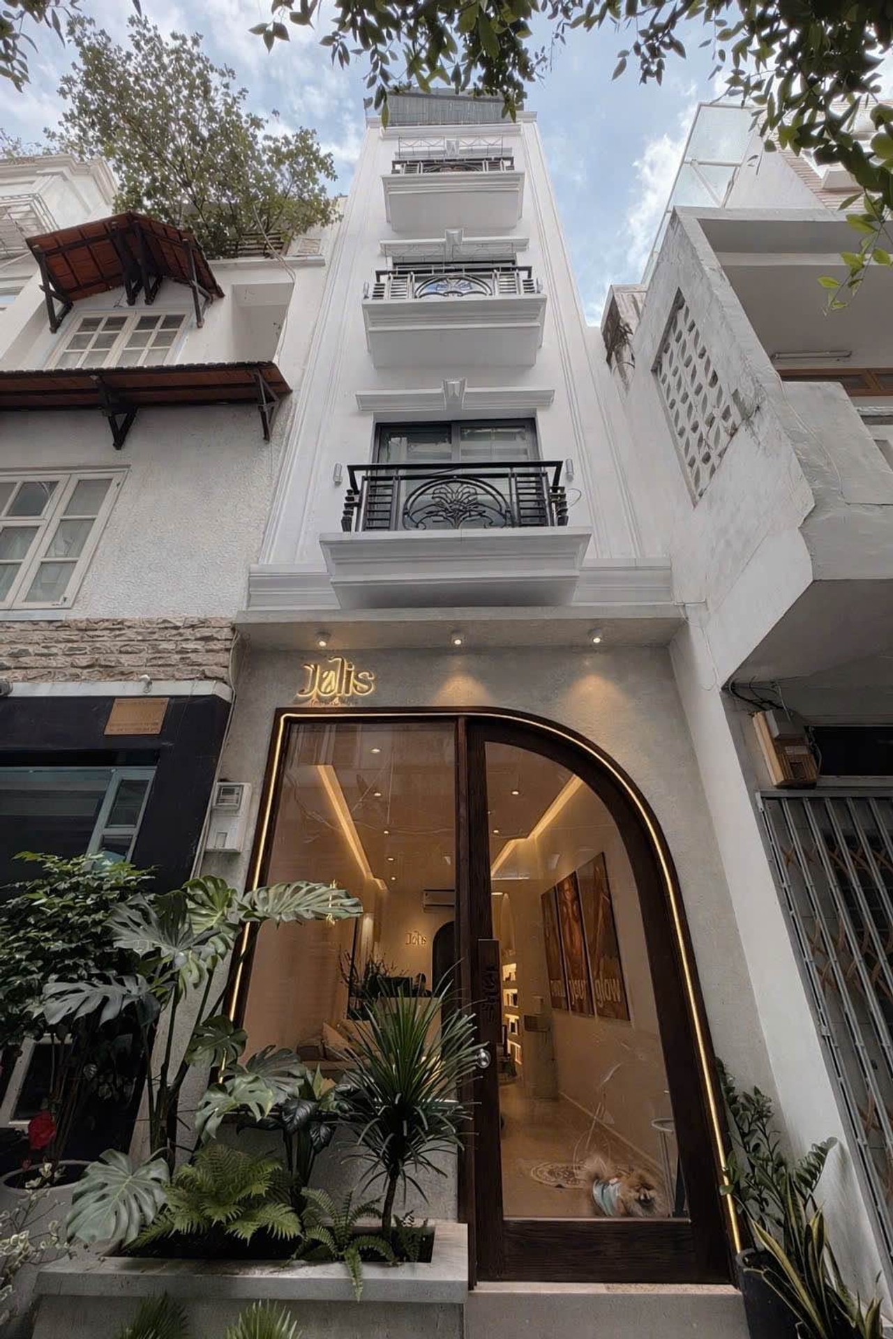 Nhà Phố Phạm Ngọc Thạch, Quận 3 - Kinh Doanh Spa Đỉnh