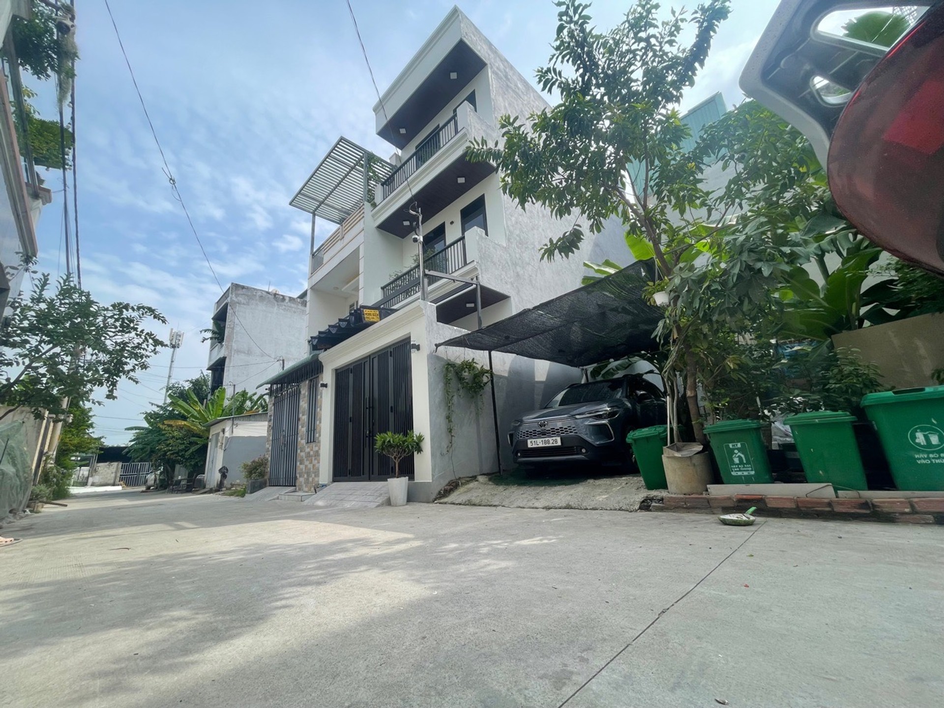Nhà xây mới hàng xóm ViLLa Park đường Bưng Ông Thoàn Quận 9