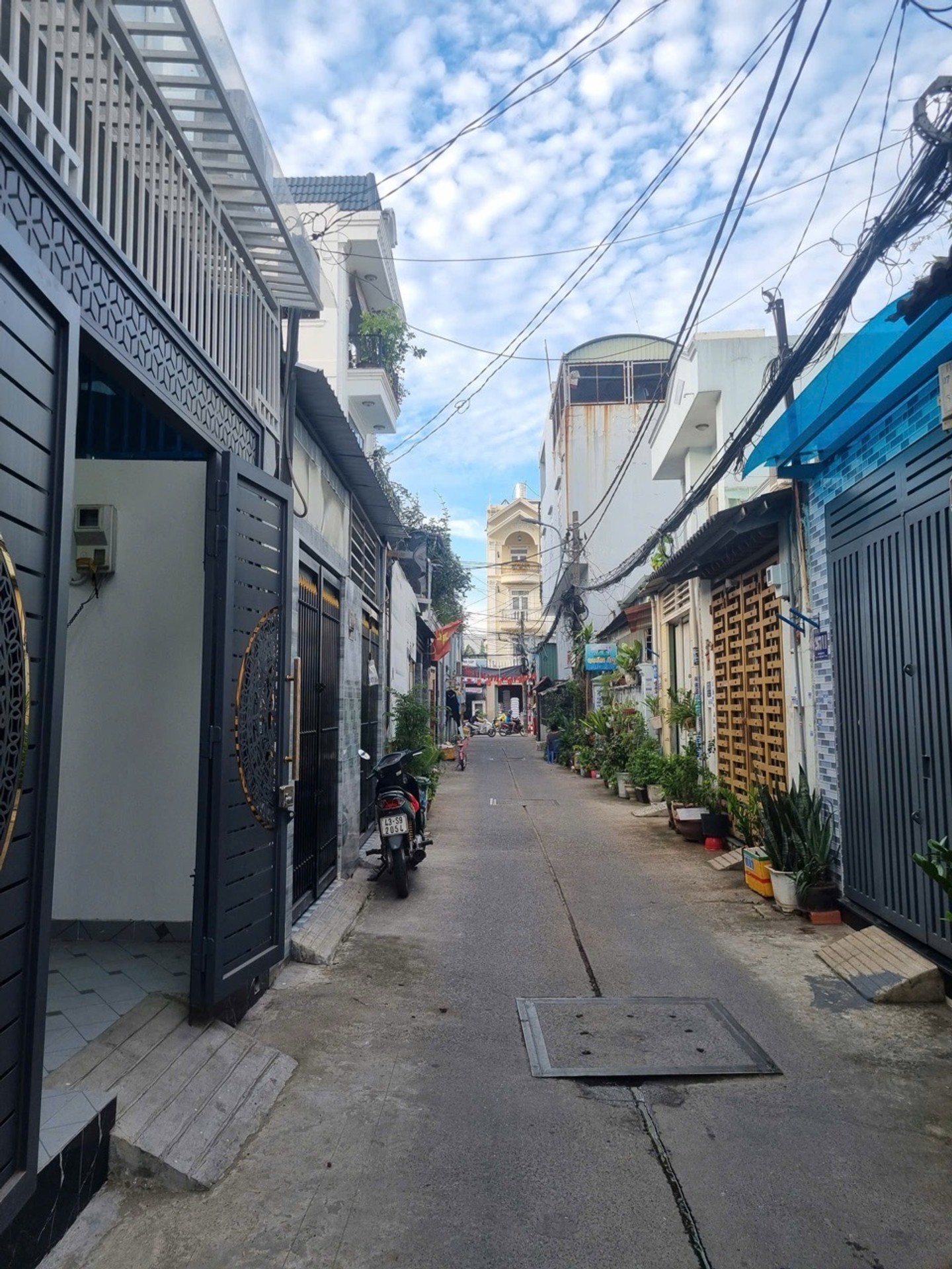 Nhà riêng 5 tầng khu vực Tân Thới Hiệp, phù hợp kinh doanh và sinh hoạt ,đường trương thị hoa Q12