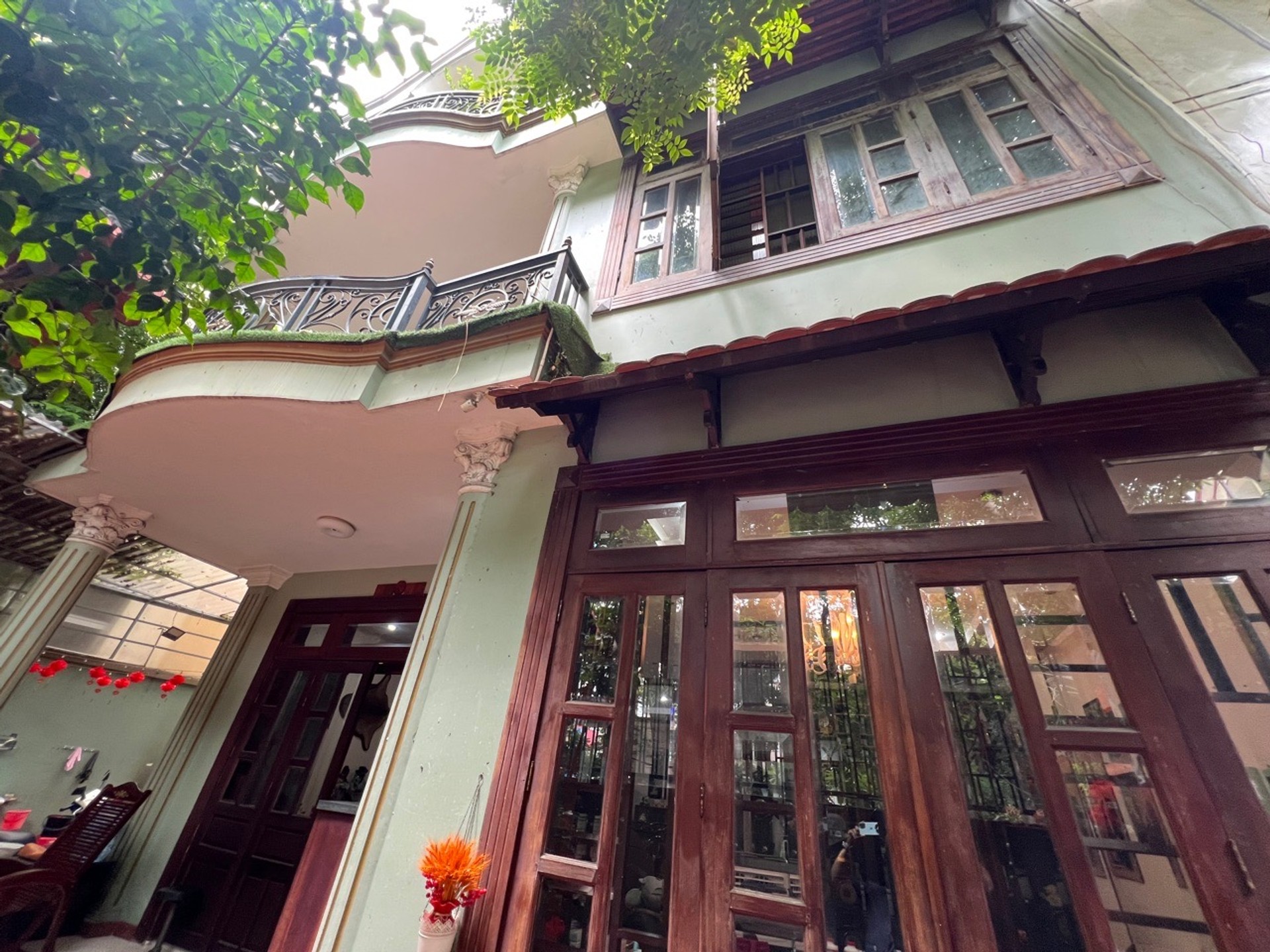 Bán nhà 3 tầng rộng gần 200m2 cách mạng tháng8-Tân Bình