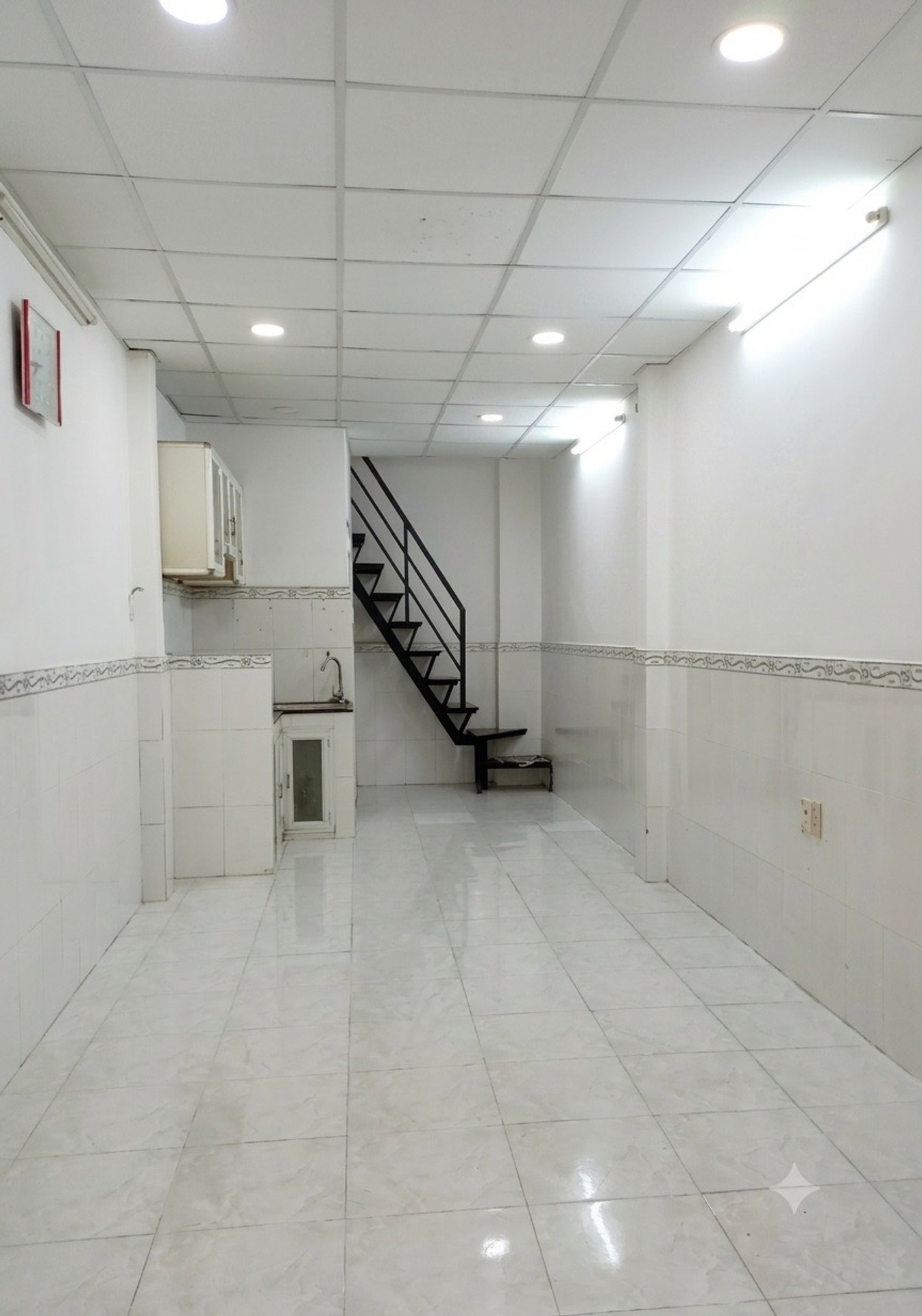 NHÀ HUỲNH VĂN NGHỆ - GẦN CHỢ PHẠM VĂN BẠCH - 2 TẦNG -