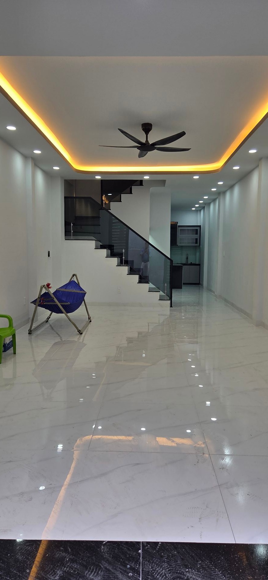 👉Nhà Luỹ Bán Bích
Dt 4m3❌15m
+1 trệt+ 1lầu BTCT (nhà mới 100%)
Gồm3 phòng ngủ lớn -3 tolet
+có