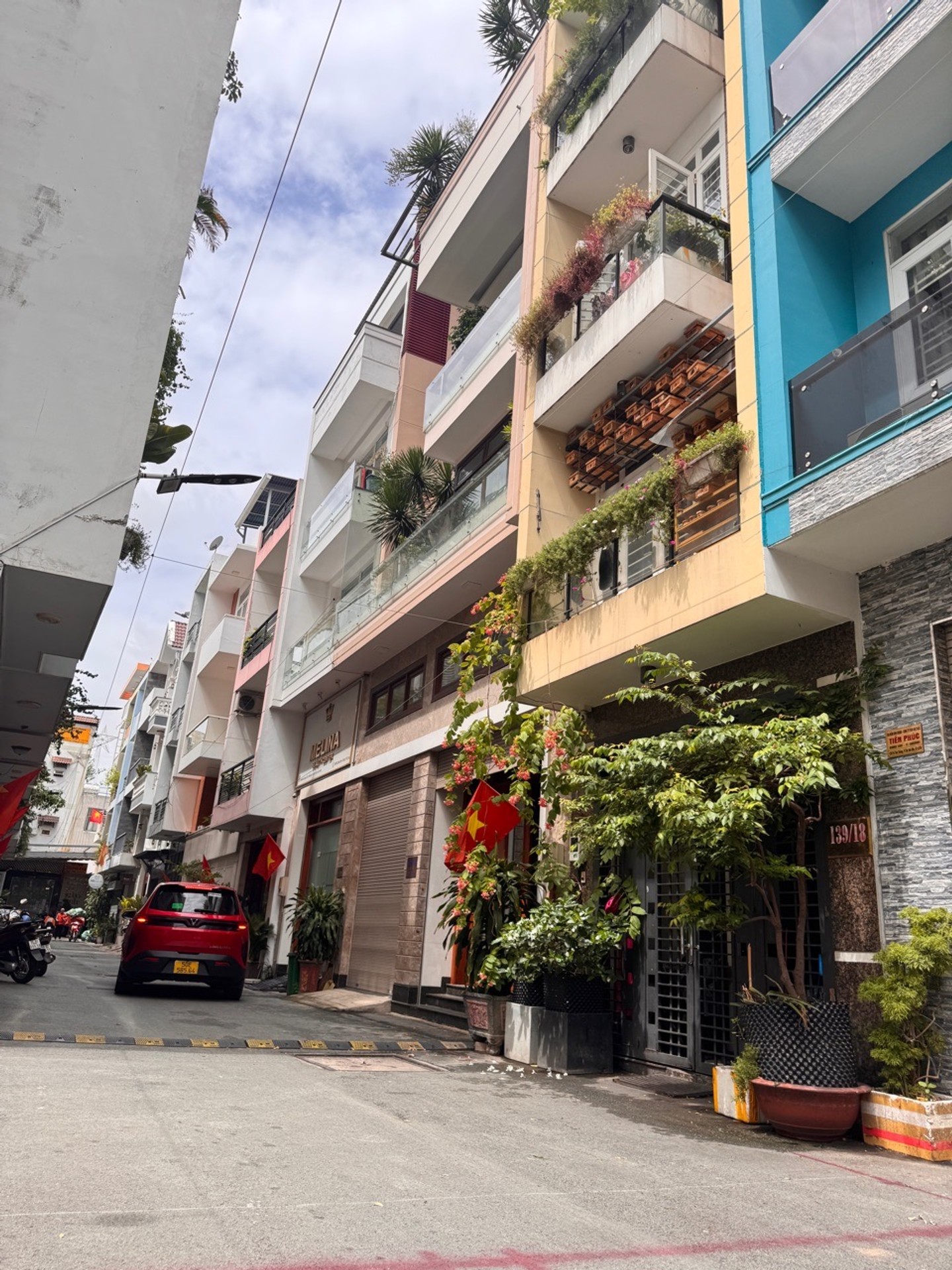 Nhà 4 tầng rộng 57m², hẻm ô tô Bờ Bao Tân Thắng, đối diện AEON Tân Phú