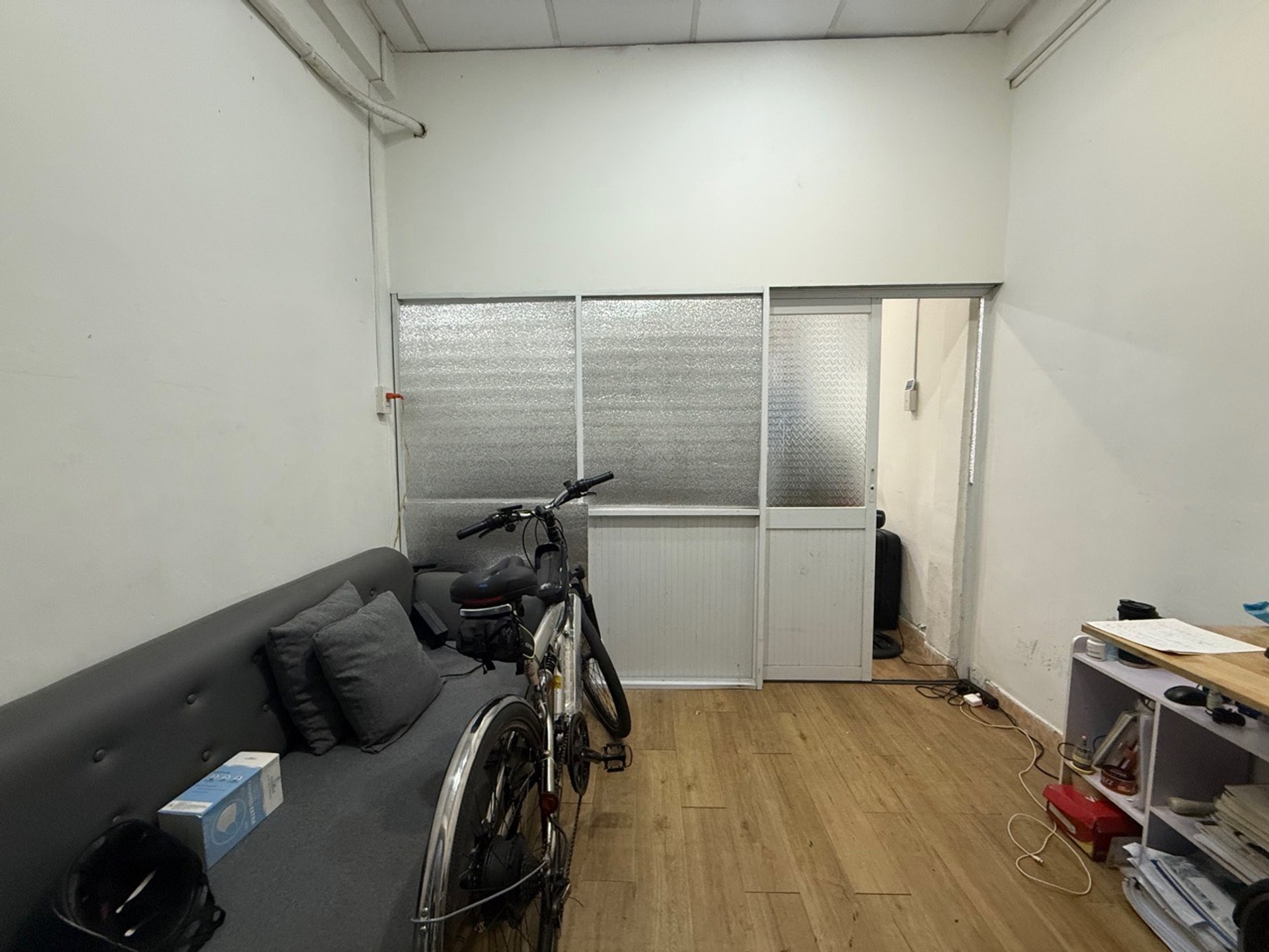 VỊ TRÍ VÀNG HẺM XE TẢI TRÁNH NGUYỄN KIỆM - CÁCH MẶT TIỀN 30M - 50M 2 TẦNG - 3 PN 3 WC (có phòng ngủ