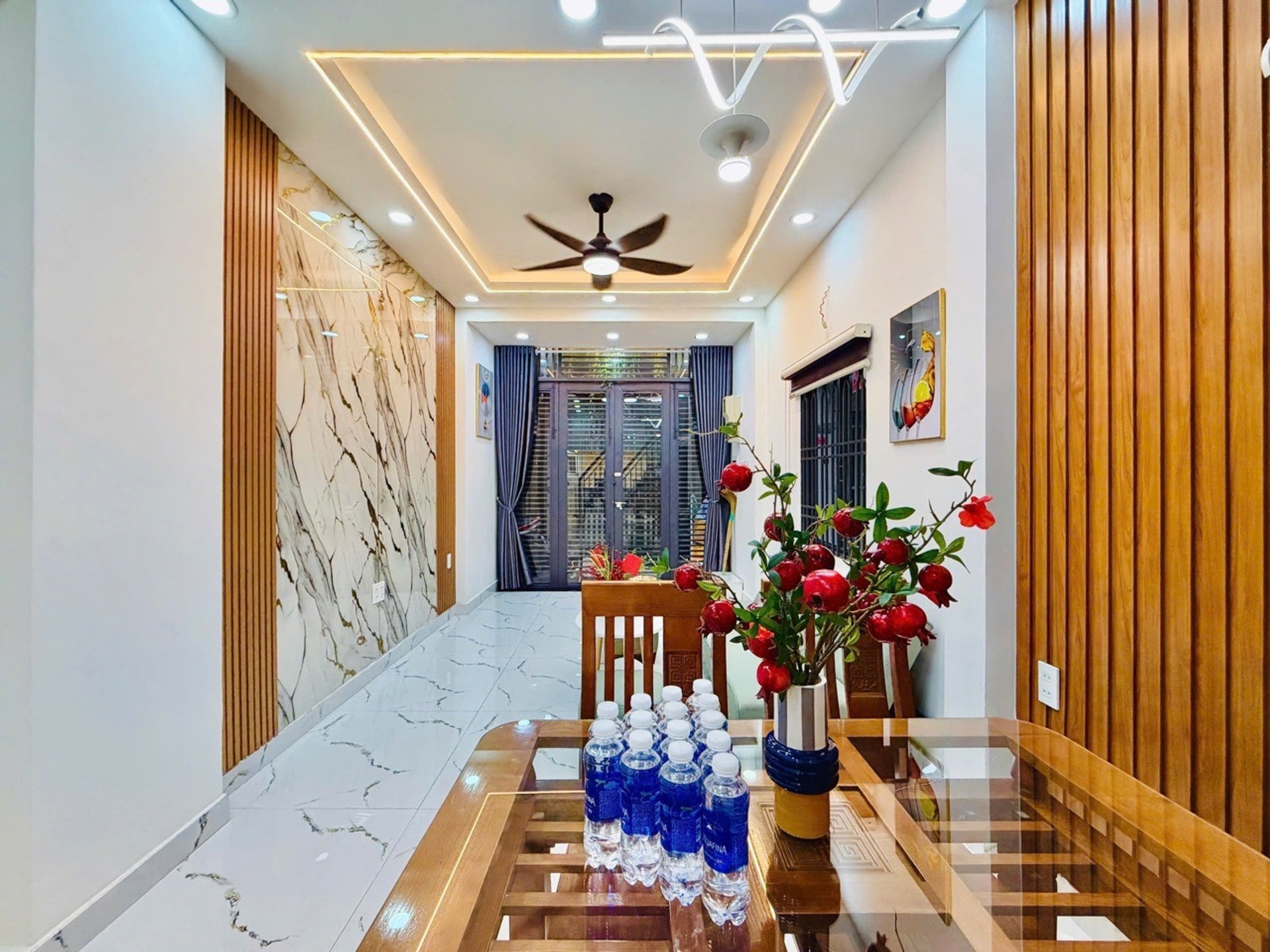 Nhà Nguyễn Tư Giản 3 tầng, nội thất xịn, giá chỉ 3,98 tỷ
