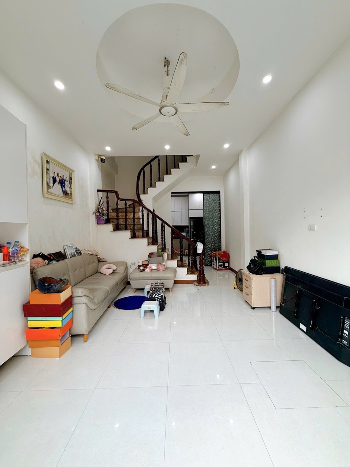 Bán nhà KIM GANG 8.8 tỷ CỦA HIẾM - SIÊU PHẨM Ô TÔ TRÁNH, DỪNG ĐỖ 24/24 - NGÕ THÔNG - KINH DOANH