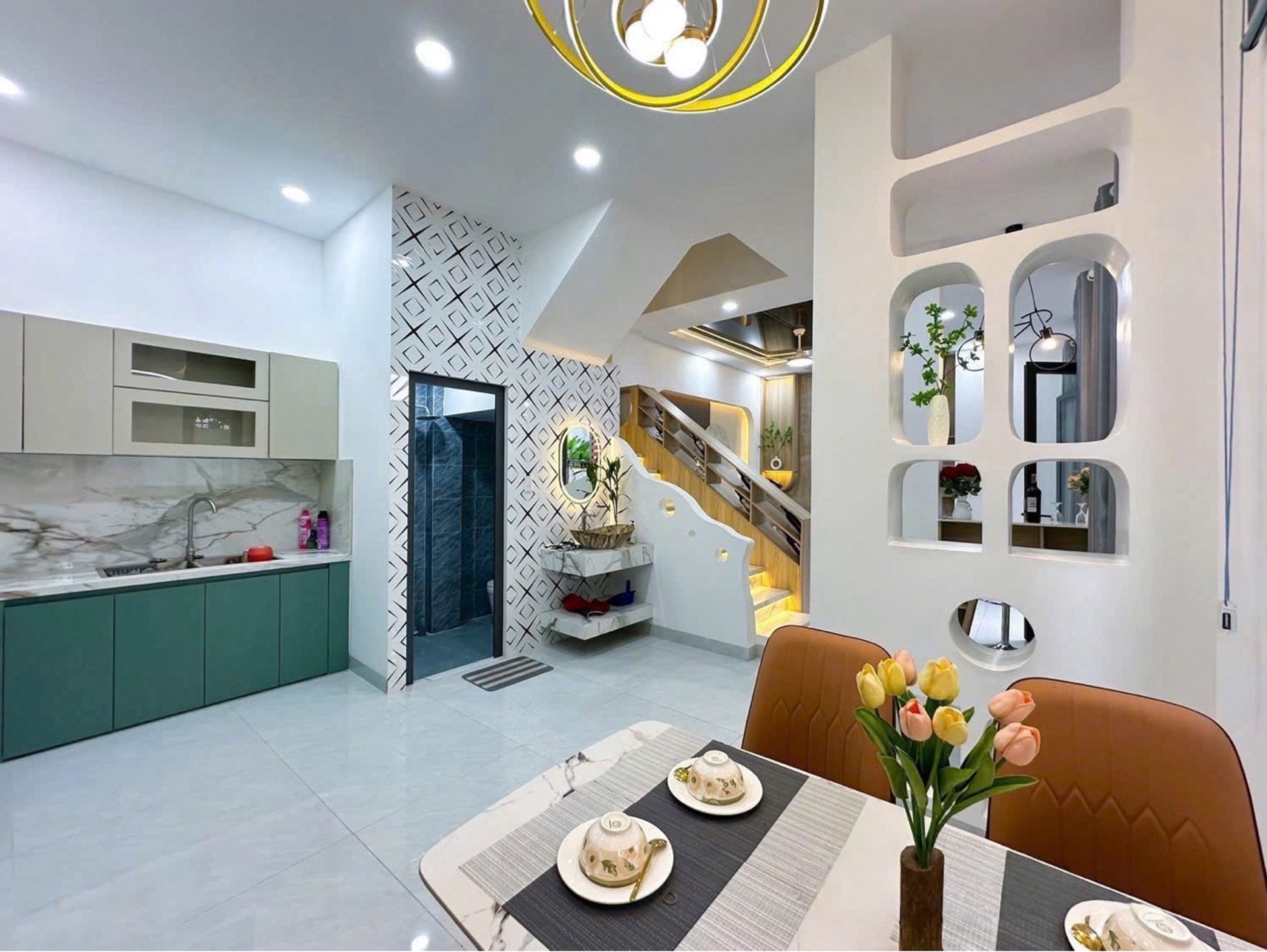 Nhà 3 tầng hiện đại, rộng rãi ở Gò Vấp giá tốt
