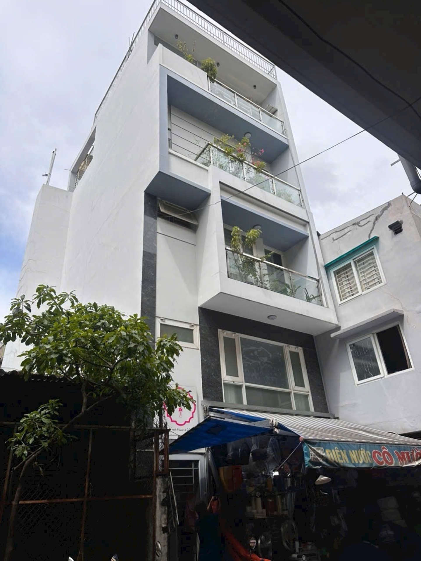Nhà mặt tiền thụt quận 3 giá đầu tư cực tốt