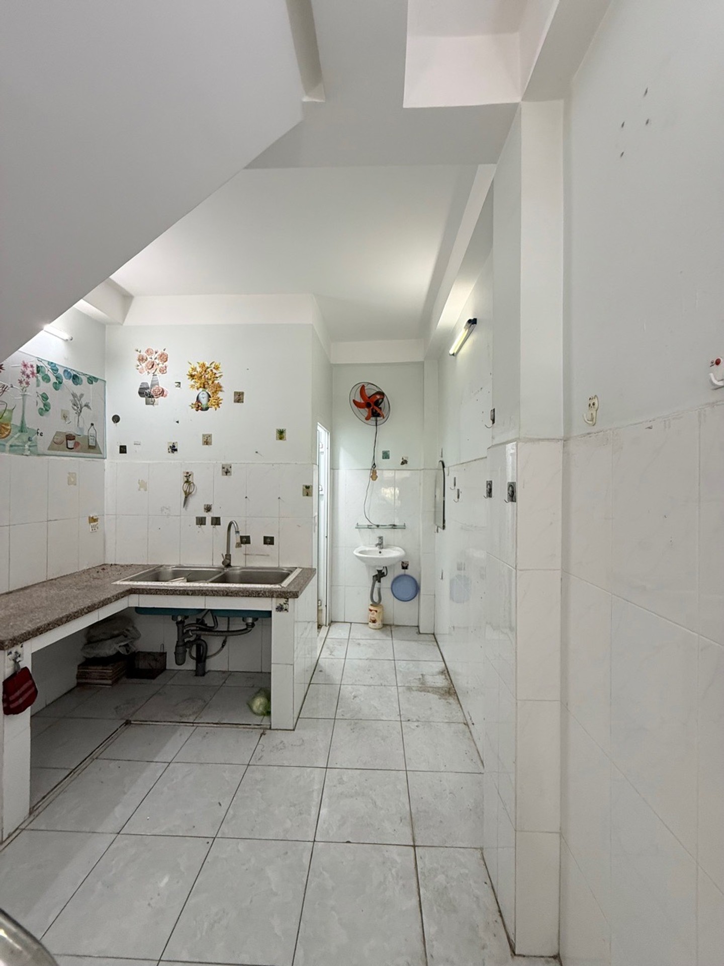 Bán nhà 5 tầng hẻm Lạc Long Quân, 29m², giá 6.35 tỷ