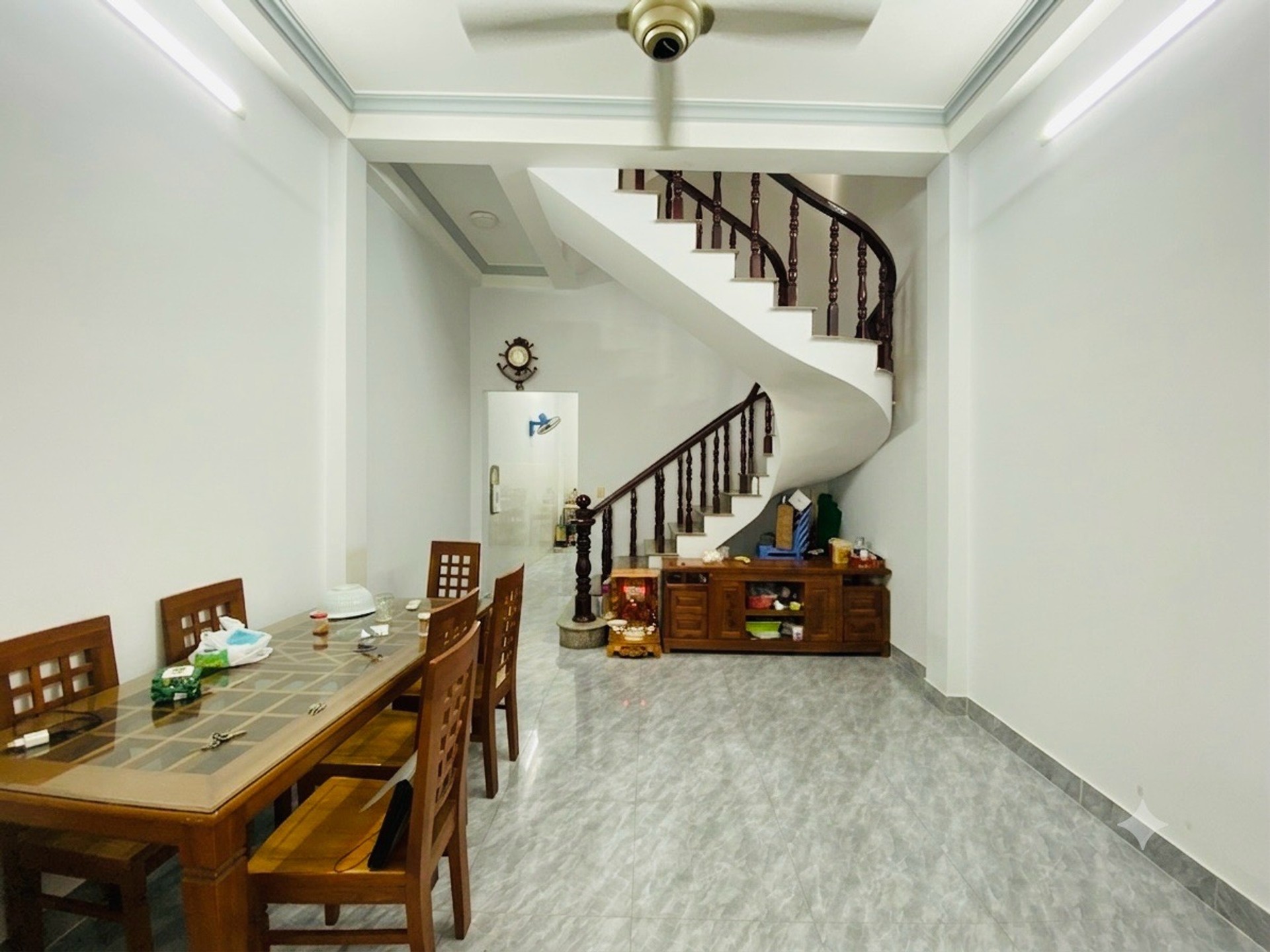 Bán nhà 3 tầng 3 phòng ngủ phường An Nhơn, giá 7.5 tỷ
