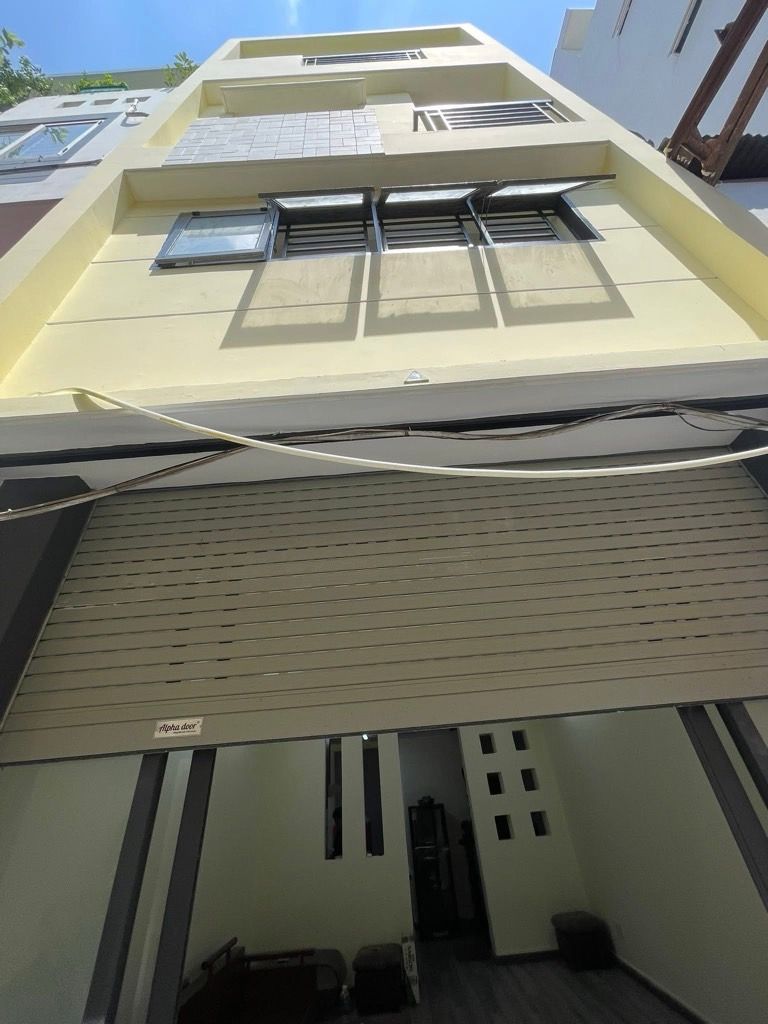 Nhà trung tâm Quận 10, 3 phòng ngủ, giá hấp dẫn