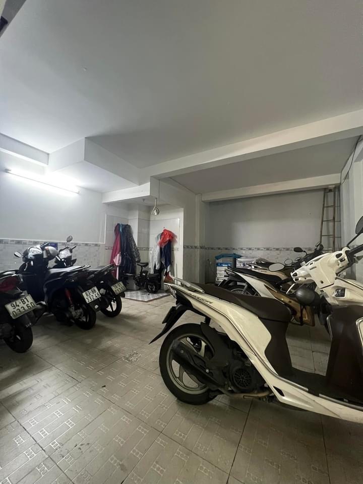 Bán nhà 5 tầng, hẻm ô tô Trường Chinh, vị trí dân trí cao