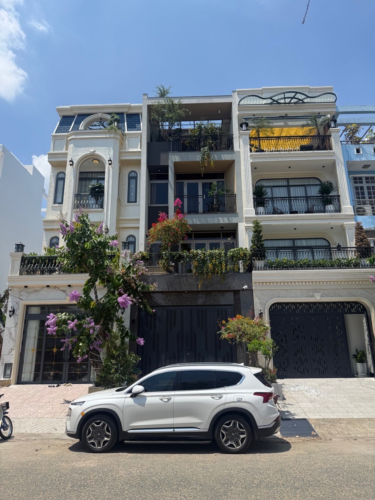 Bán nhà mặt phố tại Quận Phú Thuận, nhà mới 4 tầng hiện đại, diện tích 90m², giá 18.9 tỷ đồng