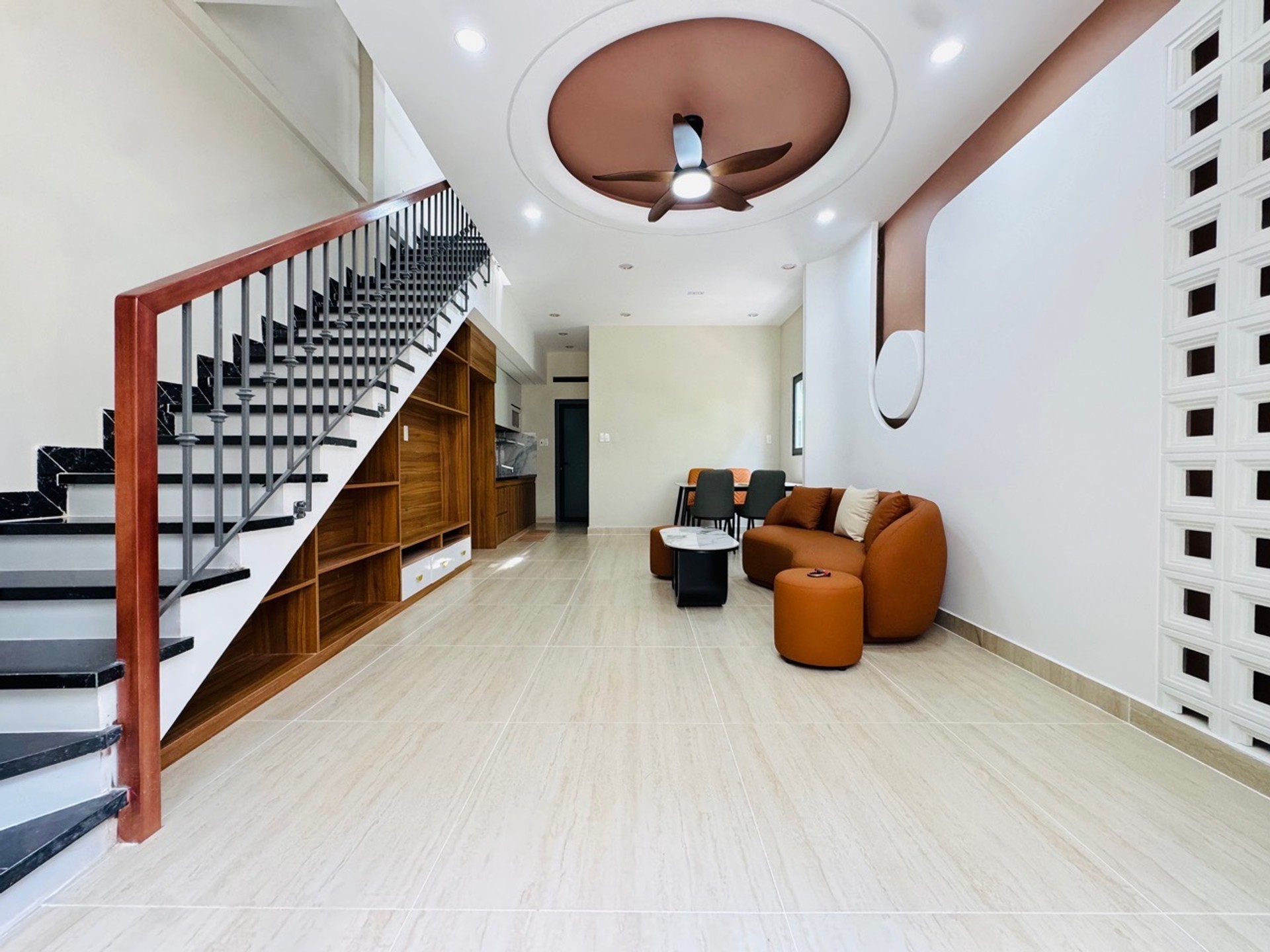 Bán nhà 2 tầng lô góc tại Thiên Phước, Tân Bình, gần Quận 10