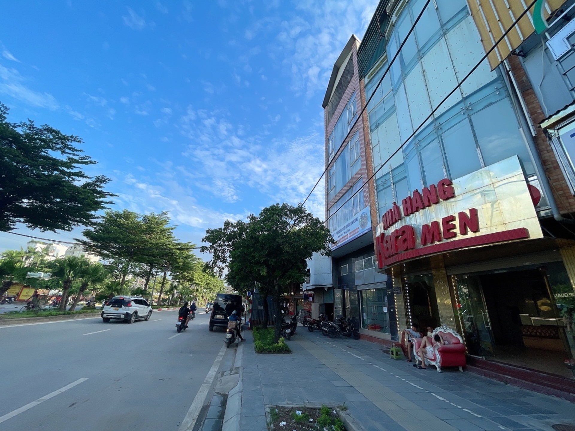 Bán nhà mặt phố Văn Tiến Dũng 6 tầng, ô tô dừng đỗ, kinh doanh tốt