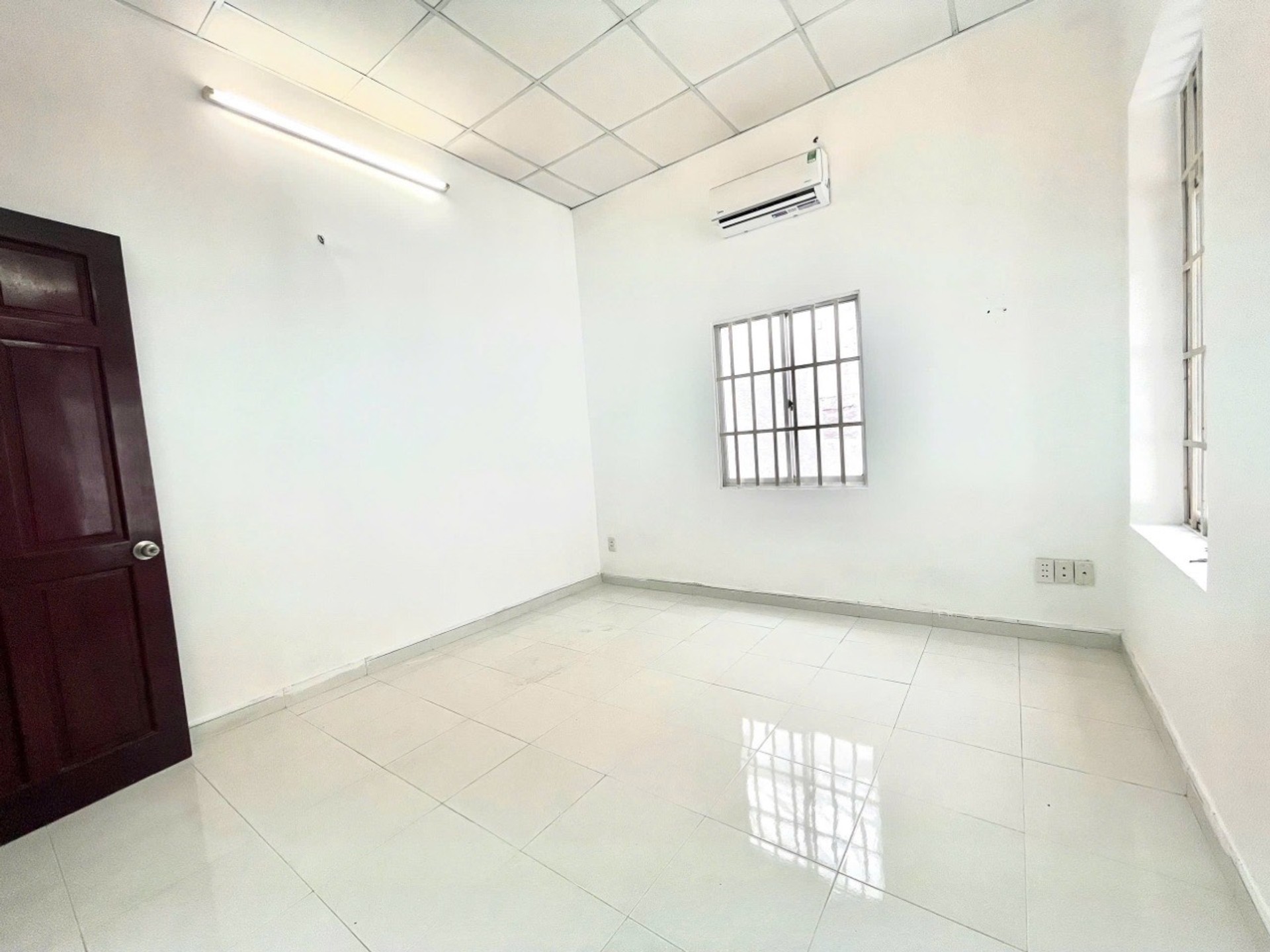 NHÀ NGUYỄN THỊ HUỲNH – PHÚ NHUẬN | 82.5M² | 7PN | HẺM XE HƠI 4M | 3 TẦNG | 12.8 TỶ TL