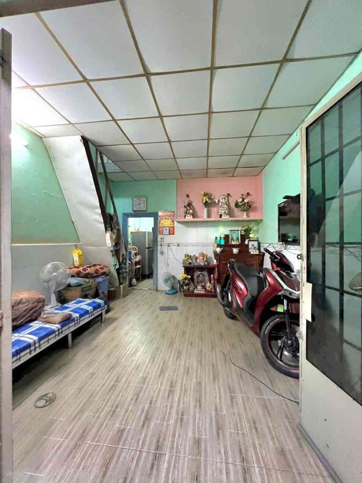 Nhà 2 tầng, 2 phòng ngủ, gần hẻm ô tô ở Bình Tân giá 2.99 tỷ