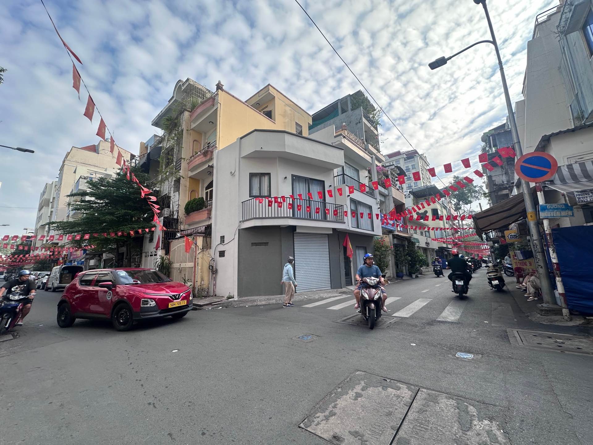 Bán nhà lô góc mặt phố Quận 3, giá tốt bất ngờ