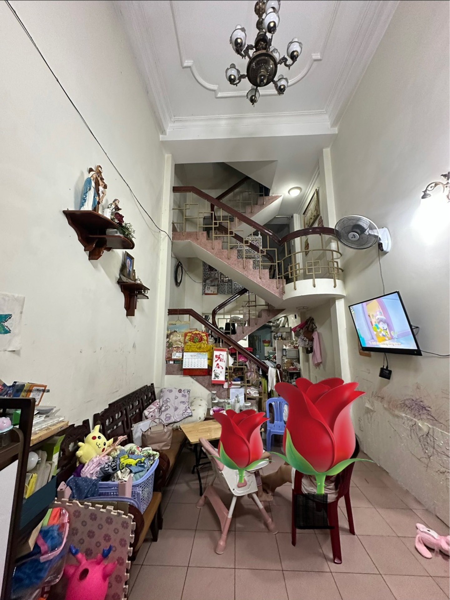 HẺM XE HƠI TRÁNH NHAU - KHU VIP 3/2 LÊ HỒNG PHONG