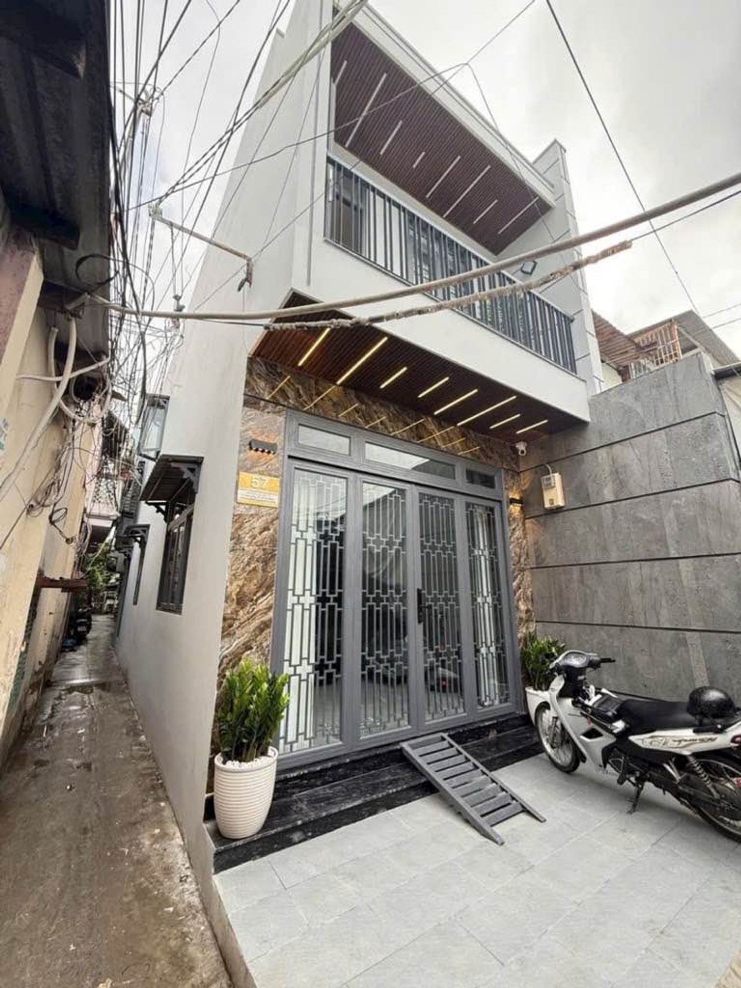 Cơ hội vàng sở hữu nhà phố 2 tầng ngay chợ Tân Quy quận 7, giá chỉ 5.9 tỷ
