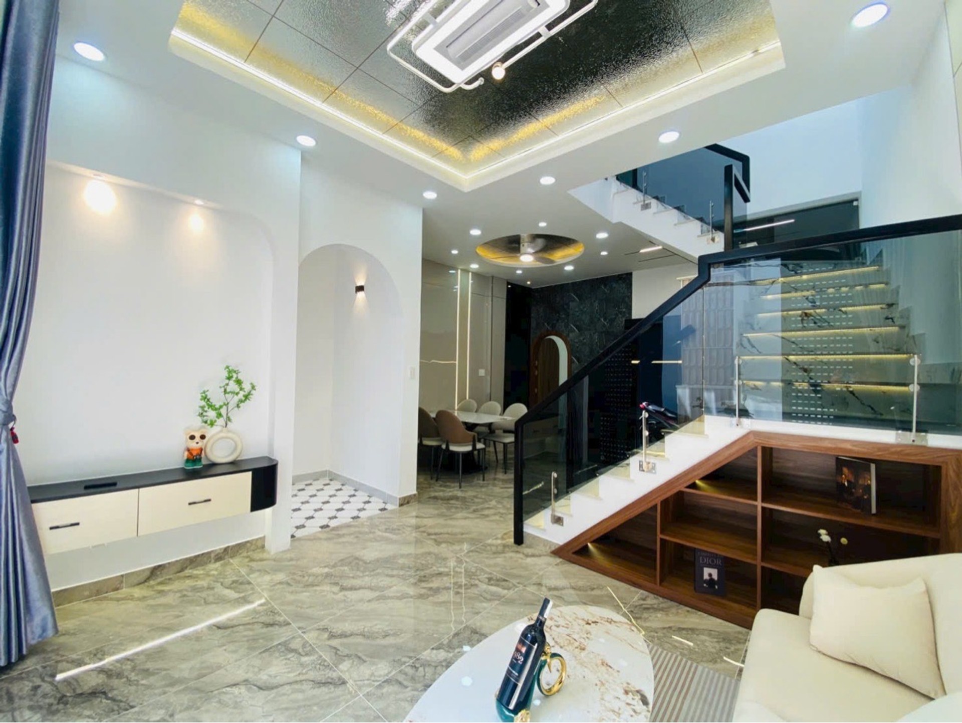 Nhà mới đẹp full nội thất, hẻm rộng, 3 phòng ngủ tiện nghi