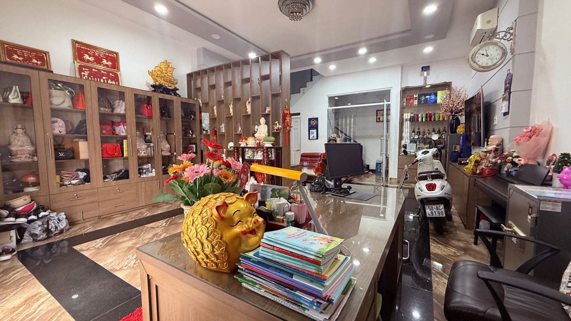 Cơ Hội Vàng Sở Hữu Nhà Mặt Phố 5 Tầng Khu Bàu Cát Giá Cực Sốc