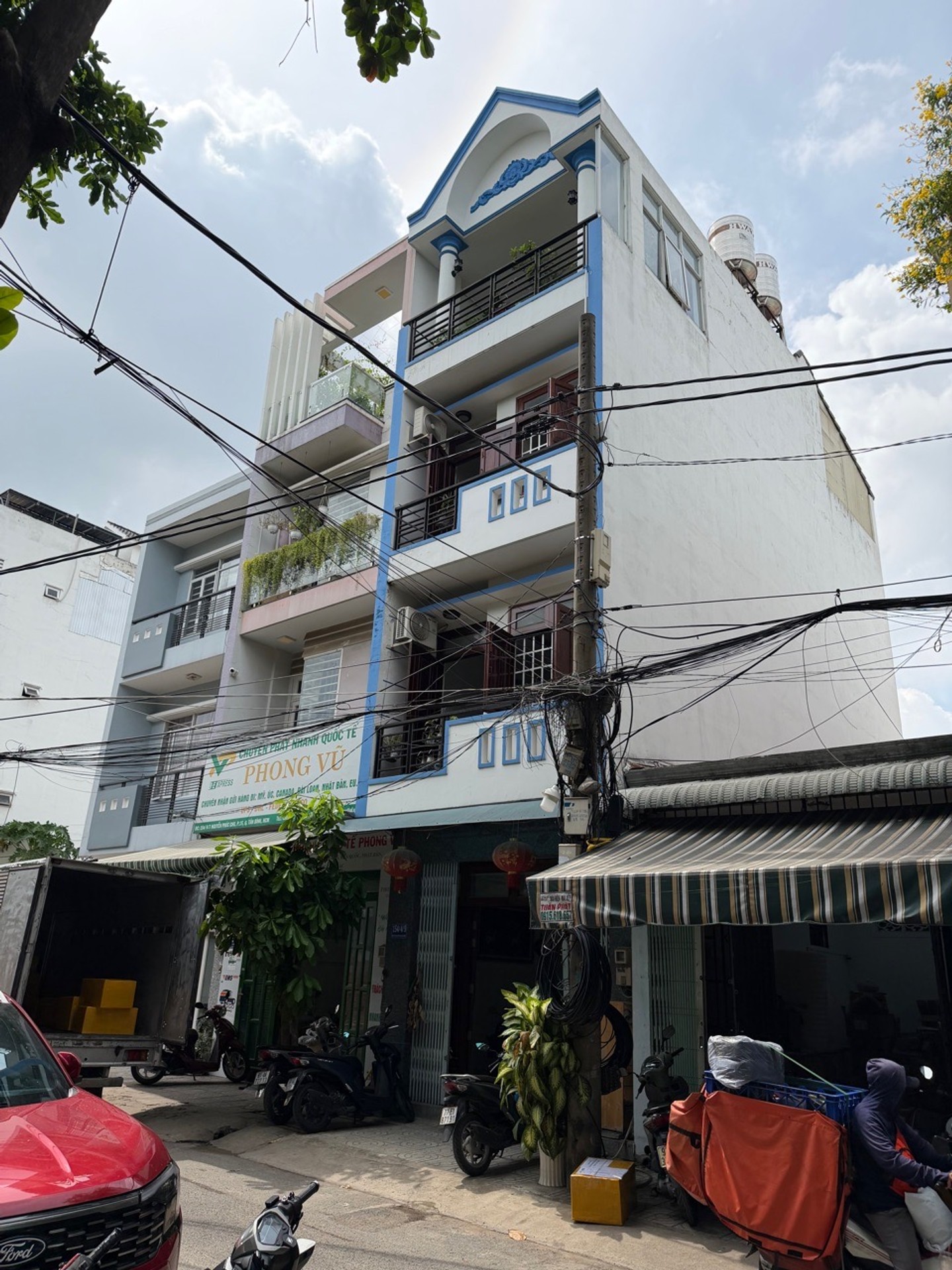 Nhà phố Nguyễn Phúc Chu, 2 tầng, vị trí đắc địa, giá tốt cần bán nhanh