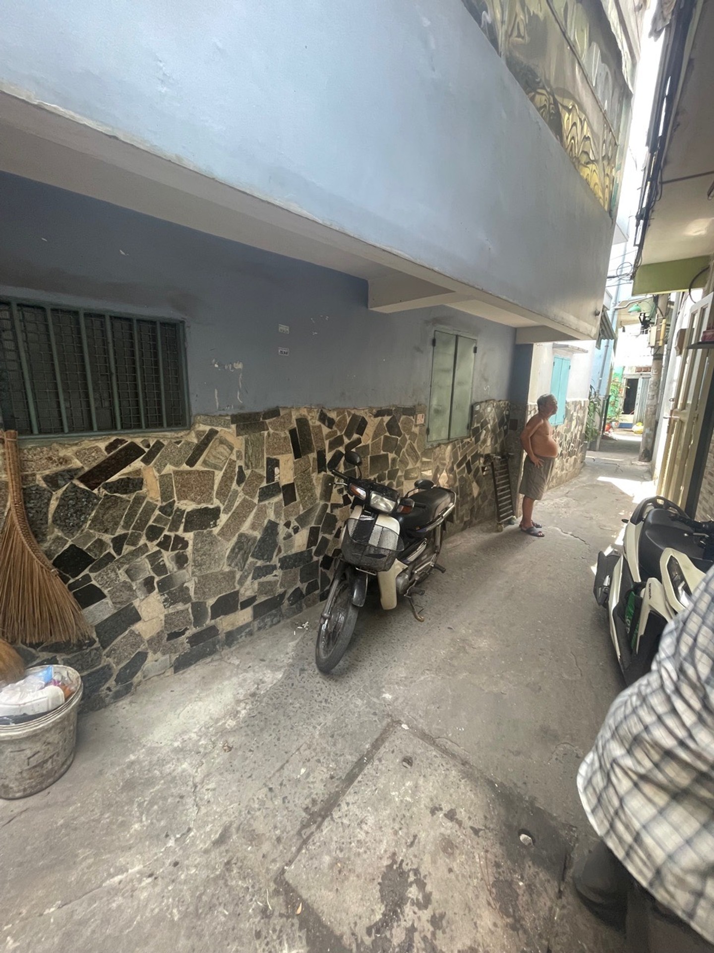 Nhà 2 tầng tiện nghi ngay trung tâm Quận 8, giá hợp lý