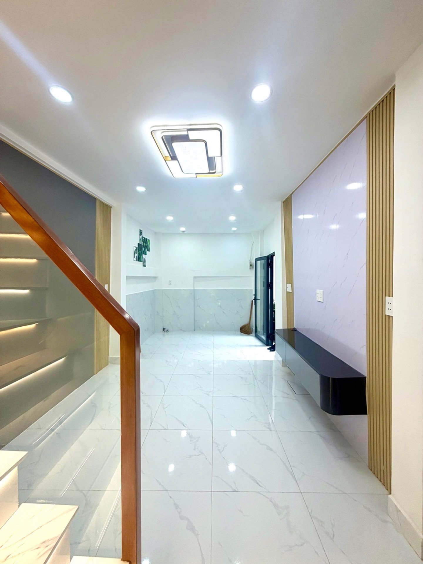 Bán nhà riêng 3 tầng Quận 11 diện tích 24m2 pháp lý đầy đủ giá 3.79 tỷ