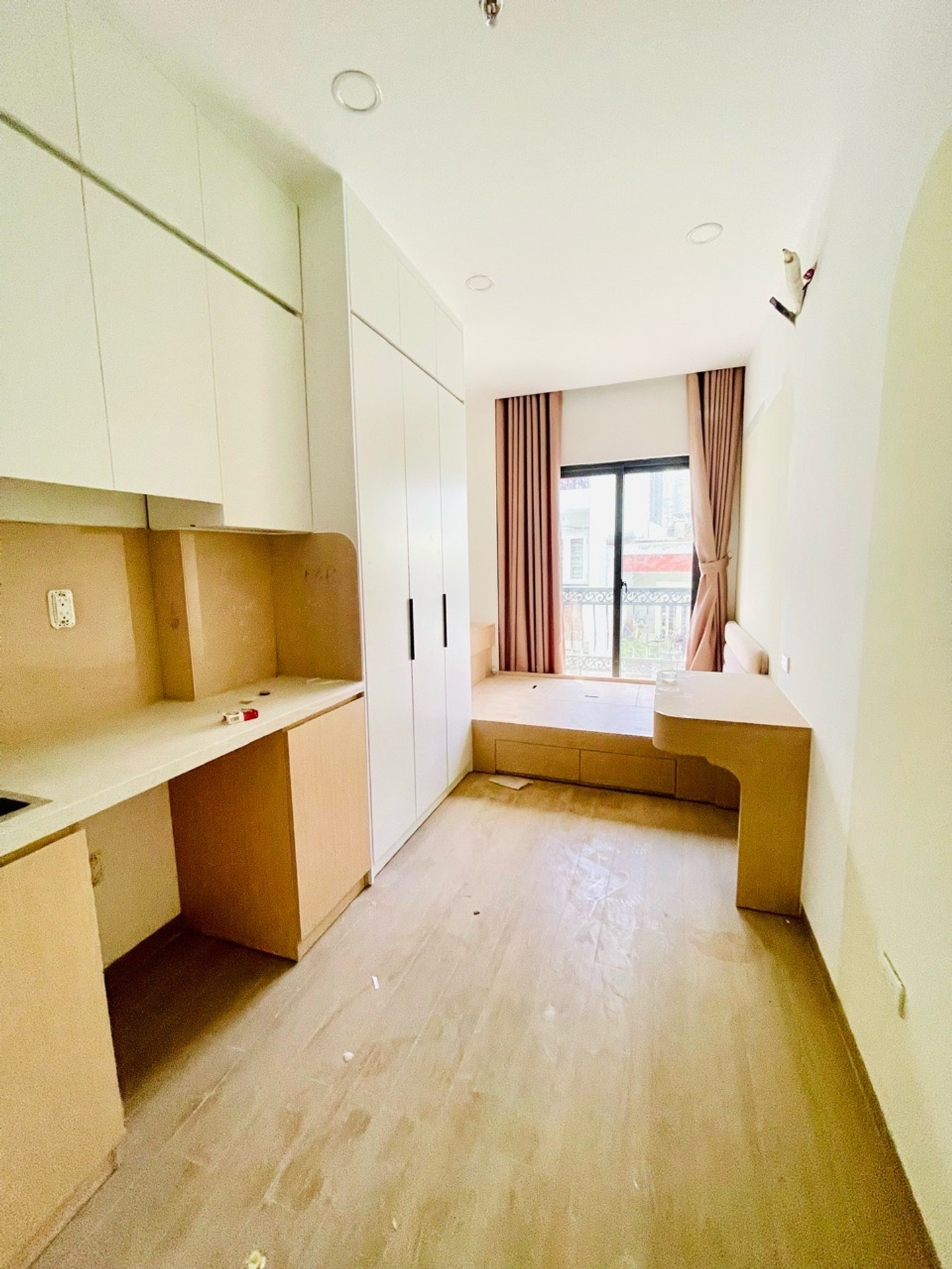 Bán tòa nhà 15 phòng, 6 tầng có thang máy tại khu vực phát triển